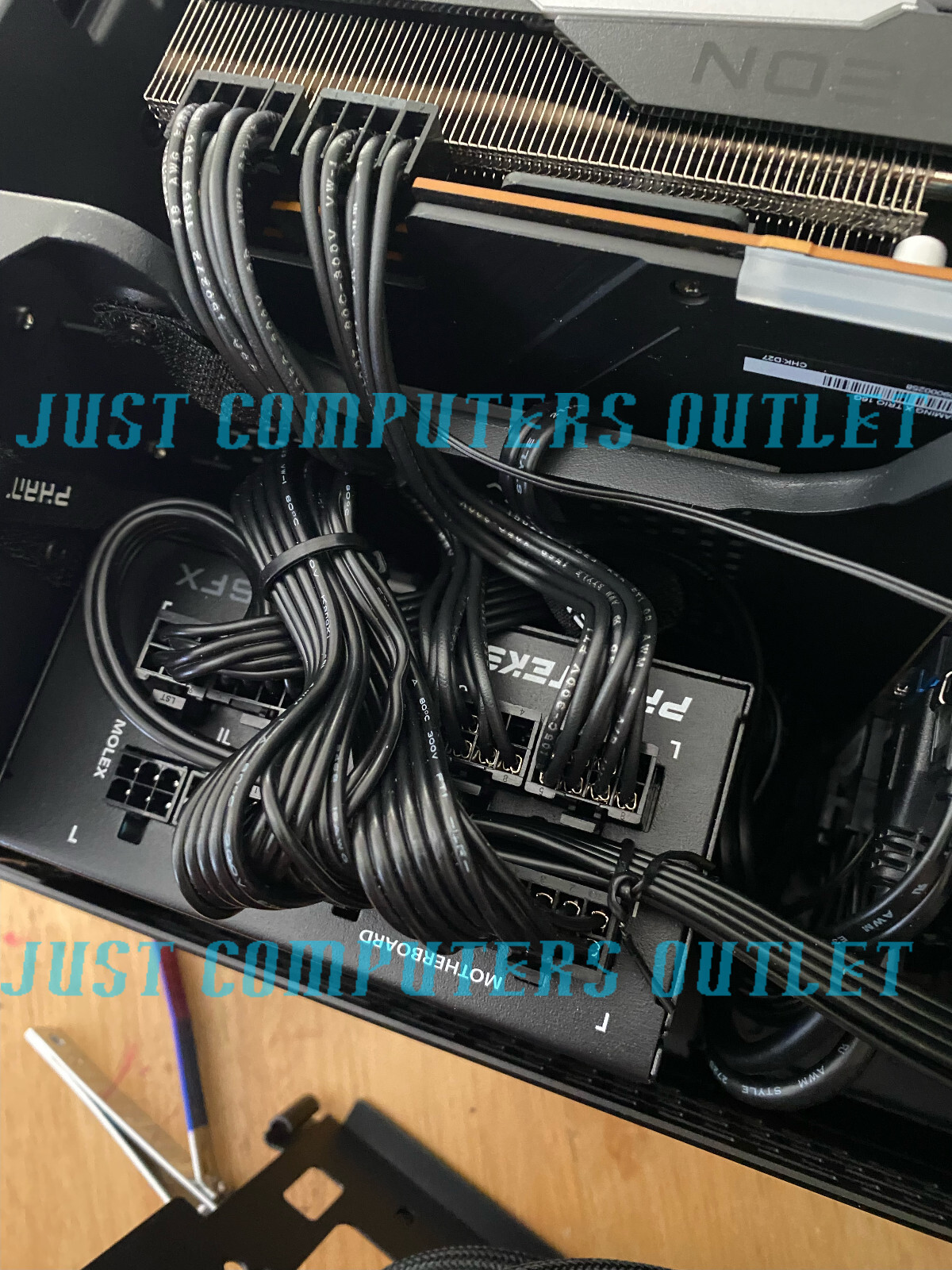 🔥 (11mm) Phanteks Shift XT 90° Right Angle Low-Profile 8-Pin PCI-E Power Cable