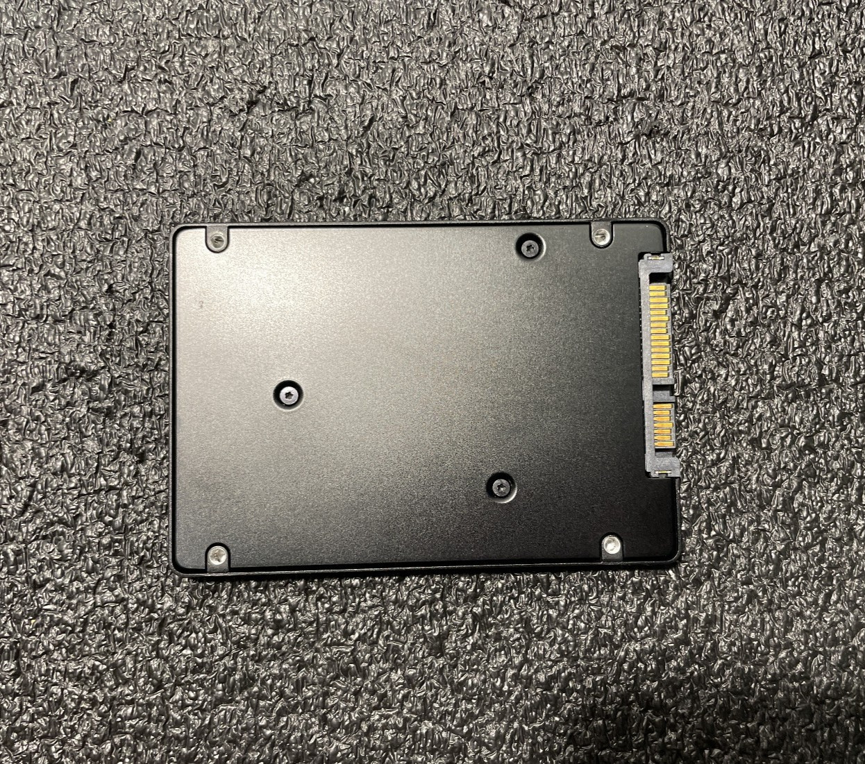 Samsung PM863A MZ-7LM3T8N 3.84TB 2.5 SATA Solid State Drive