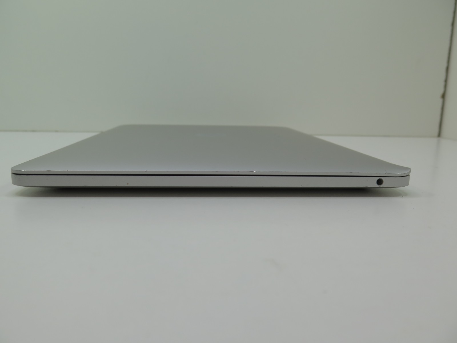 APPLE MACBOOK PRO 2020 13″ SILVER 8-CORE M1 16GB 512GB +BATTERY COUNT @ ONLY 262