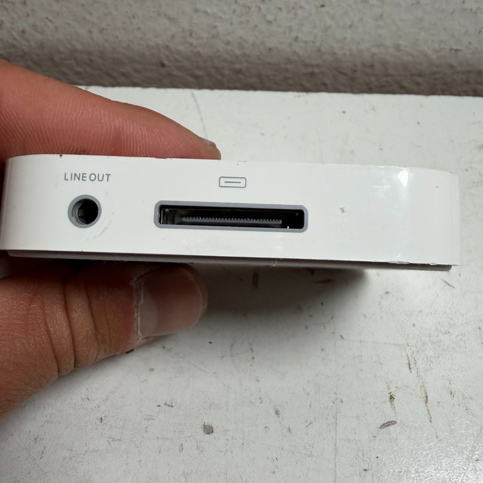 Apple White Universal Dock 30-pin Docking Station for AirPods & iPhones
