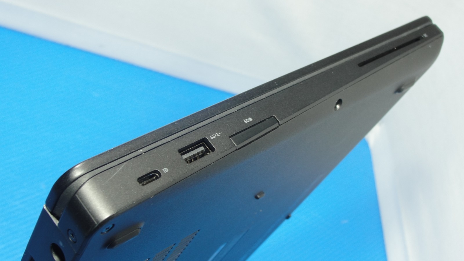 Dell Latitude 5490 14″ HD Intel Core i5-8350U 1.7GHz 8GB 256GB SSD Win11Pro + PA