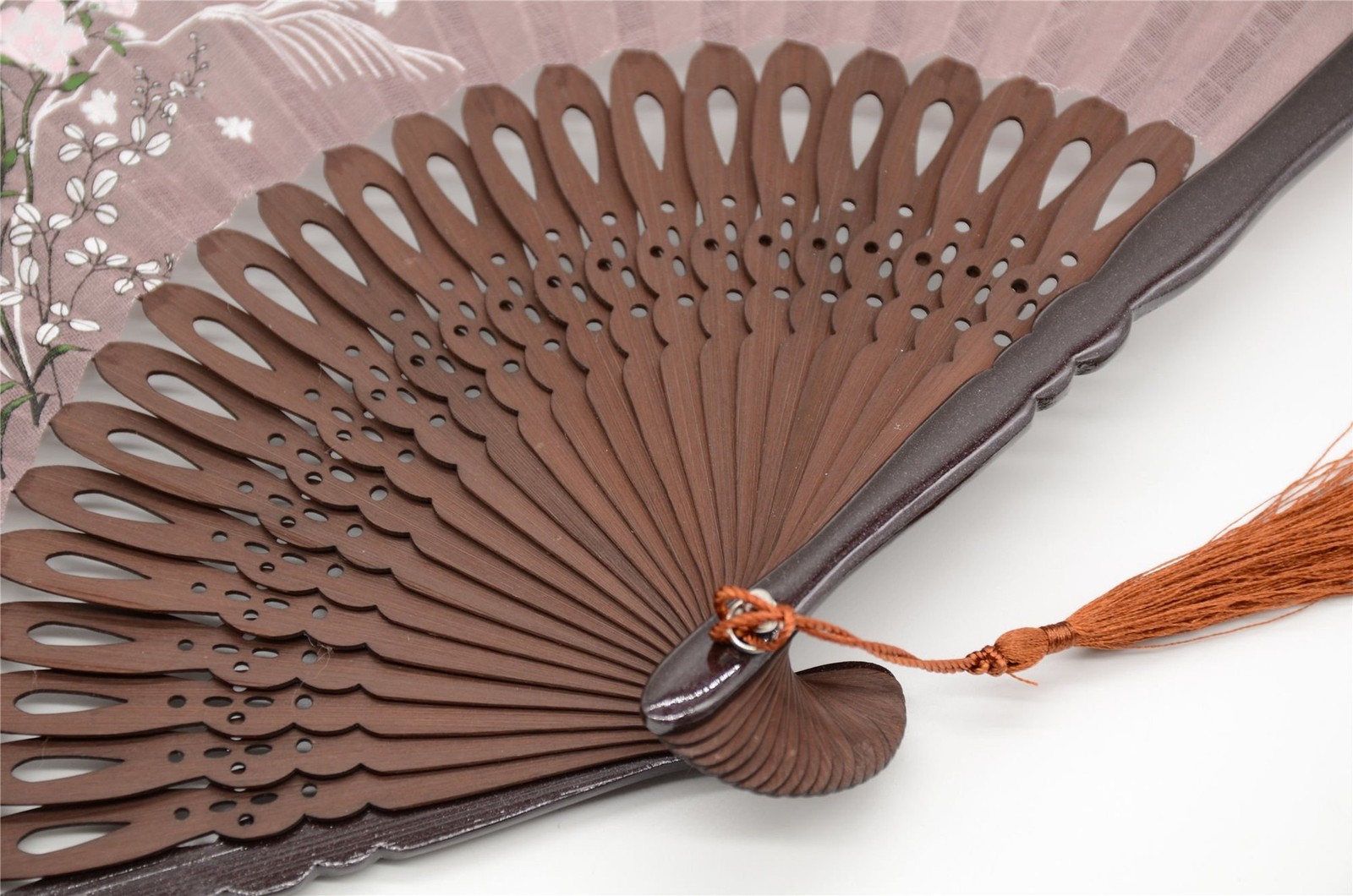 OMyTea® “Grassflowers 8.27″(21cm) Hand Held Folding Fans – With a Fabric Sl