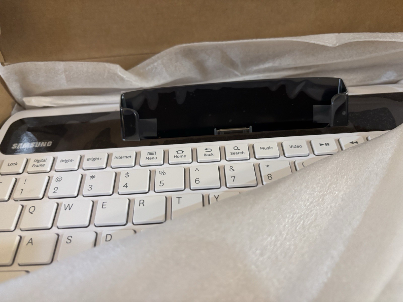 Samsung Galaxy Tab Ergonomic Full Size Keyboard Dock ECR-K10AWE