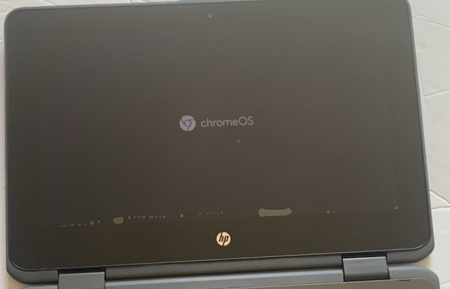 HP X360 11.6″ Chromebook 2-in-1 TOUCHSCREEN ,4GB RAM, 32GB eMMC AC Adapter