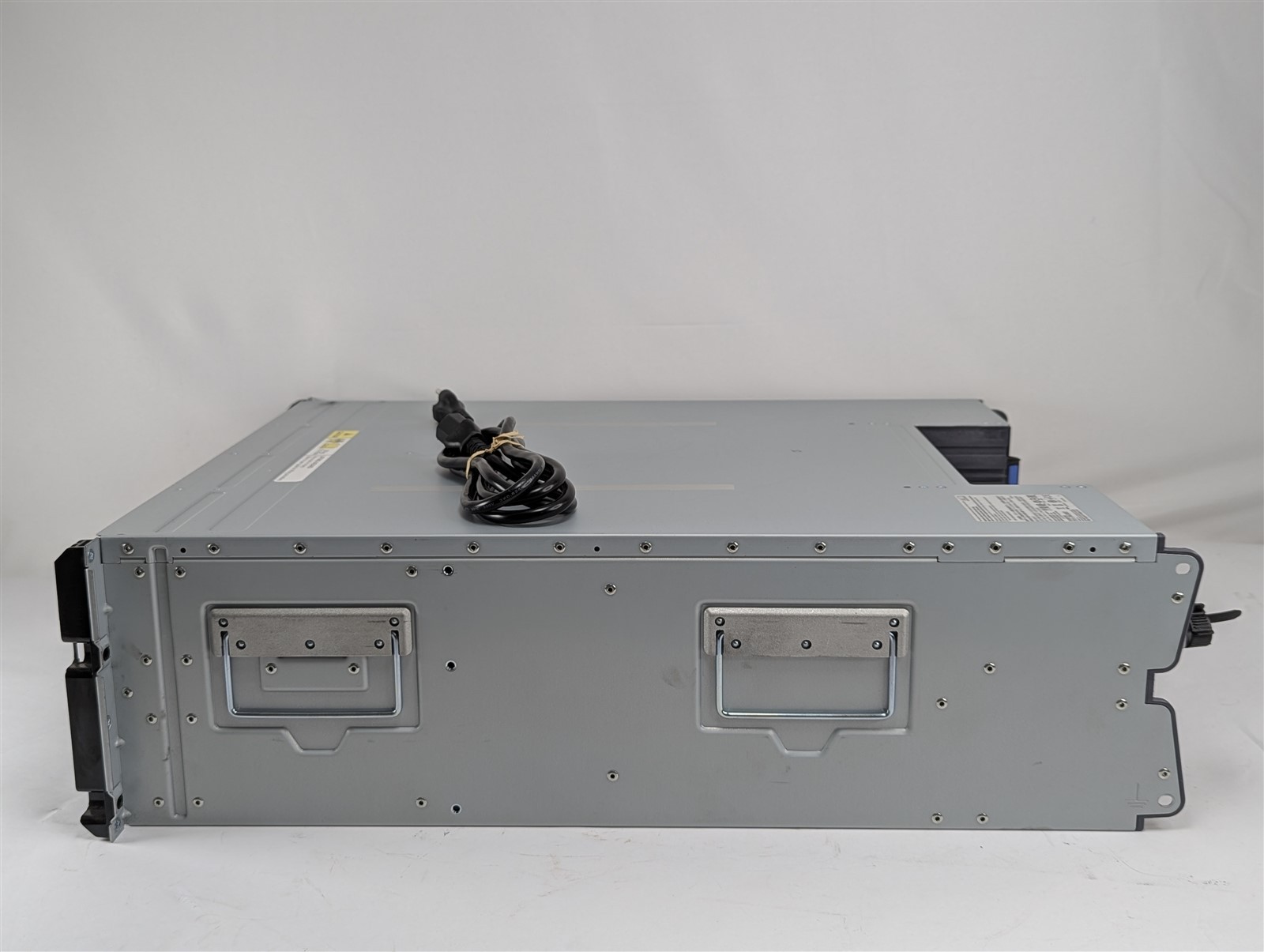 NetApp DS4246 3.5″ LFF Disk Array Shelf 24 Bay 2x IOM6 QSFP JBOD NAJ-0801