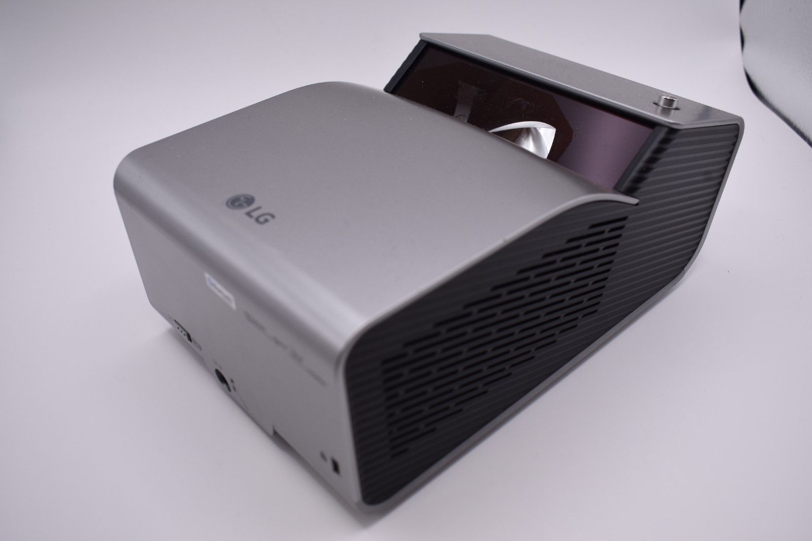 LG PH450UG LED Ultra Short Throw Projector Home Good Tested Condition