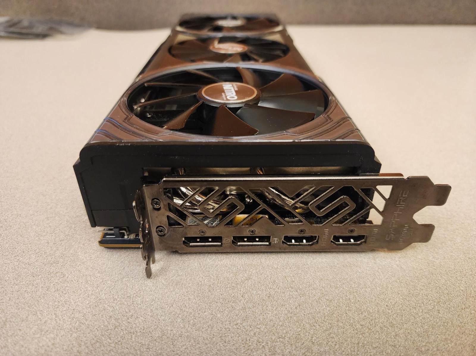 Sapphire NITRO+ Radeon RX Vega 64 8GB HBM2 Graphics Card 11276-01