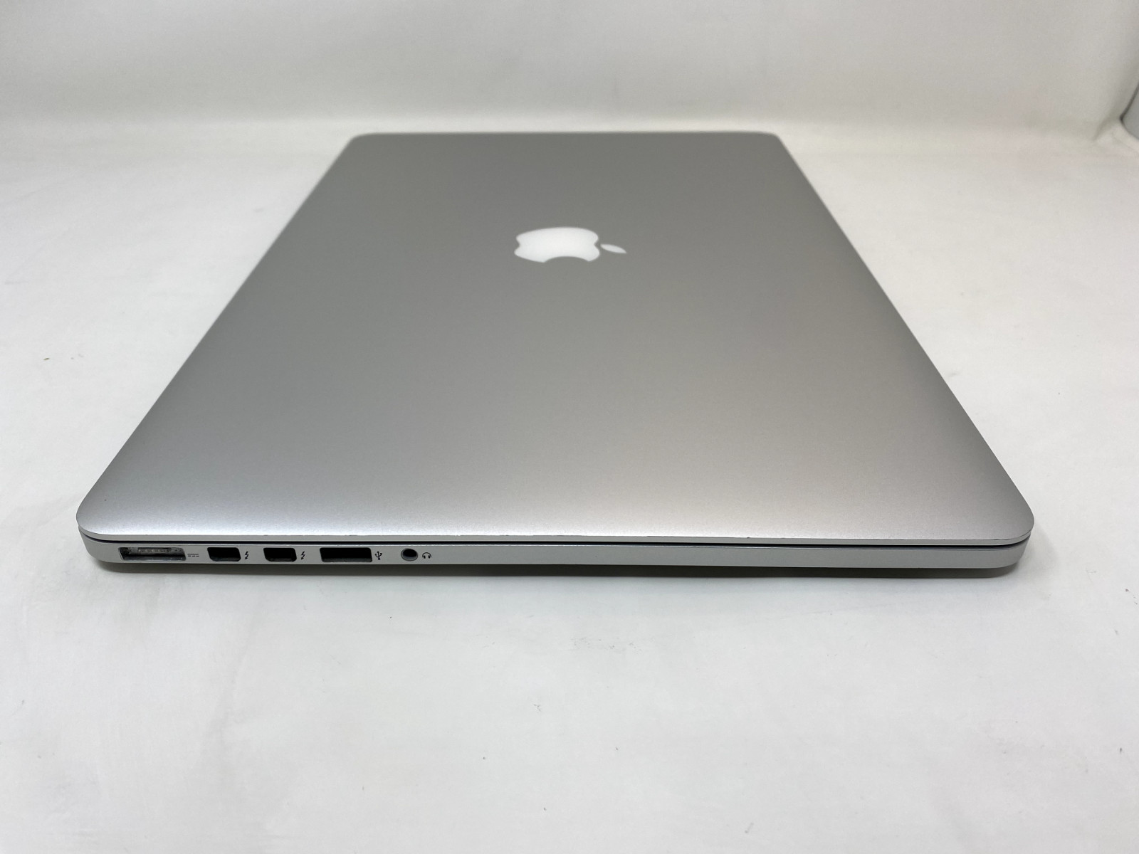 Apple MacBook Pro 2.5GHz 15-inch intel i7 2015 16GB RAM 128GB SSD DG M370X