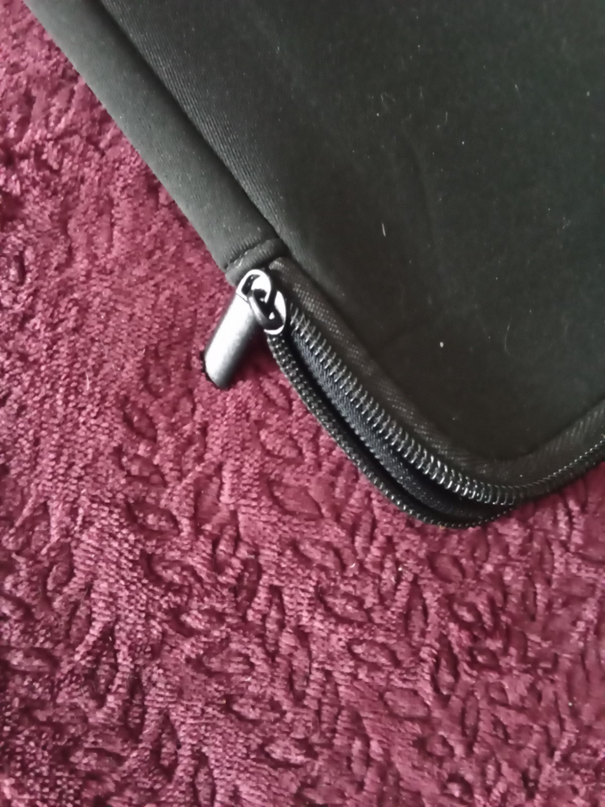 Small Tablet Zippered Case Unbranded Foam Fabric Outside Pocket Black