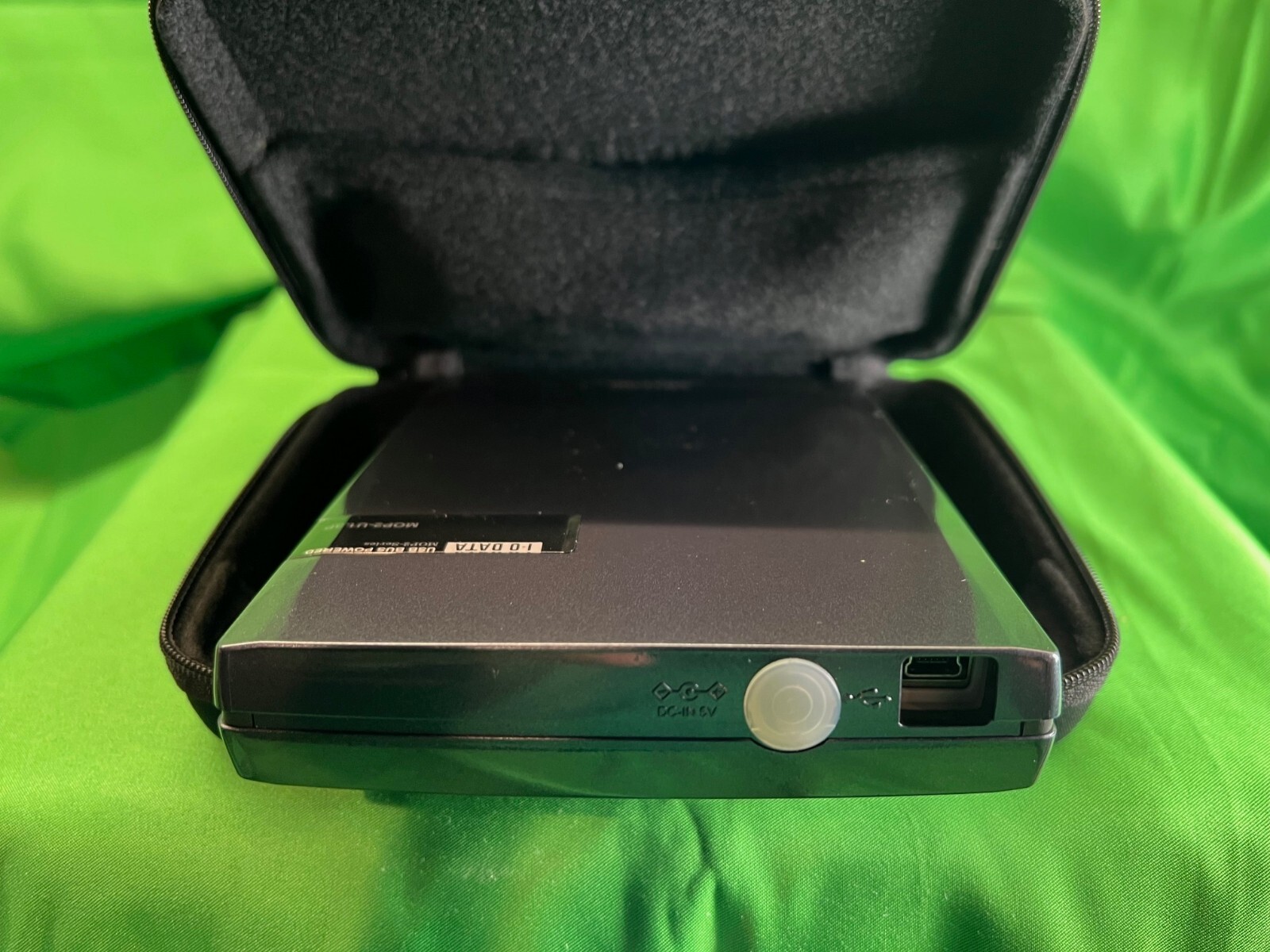 IO-DATA MOP2-U1.3P – 1300U2 MO1300 Pocket Drive 1.3GB MO – USB Powered w/ Case