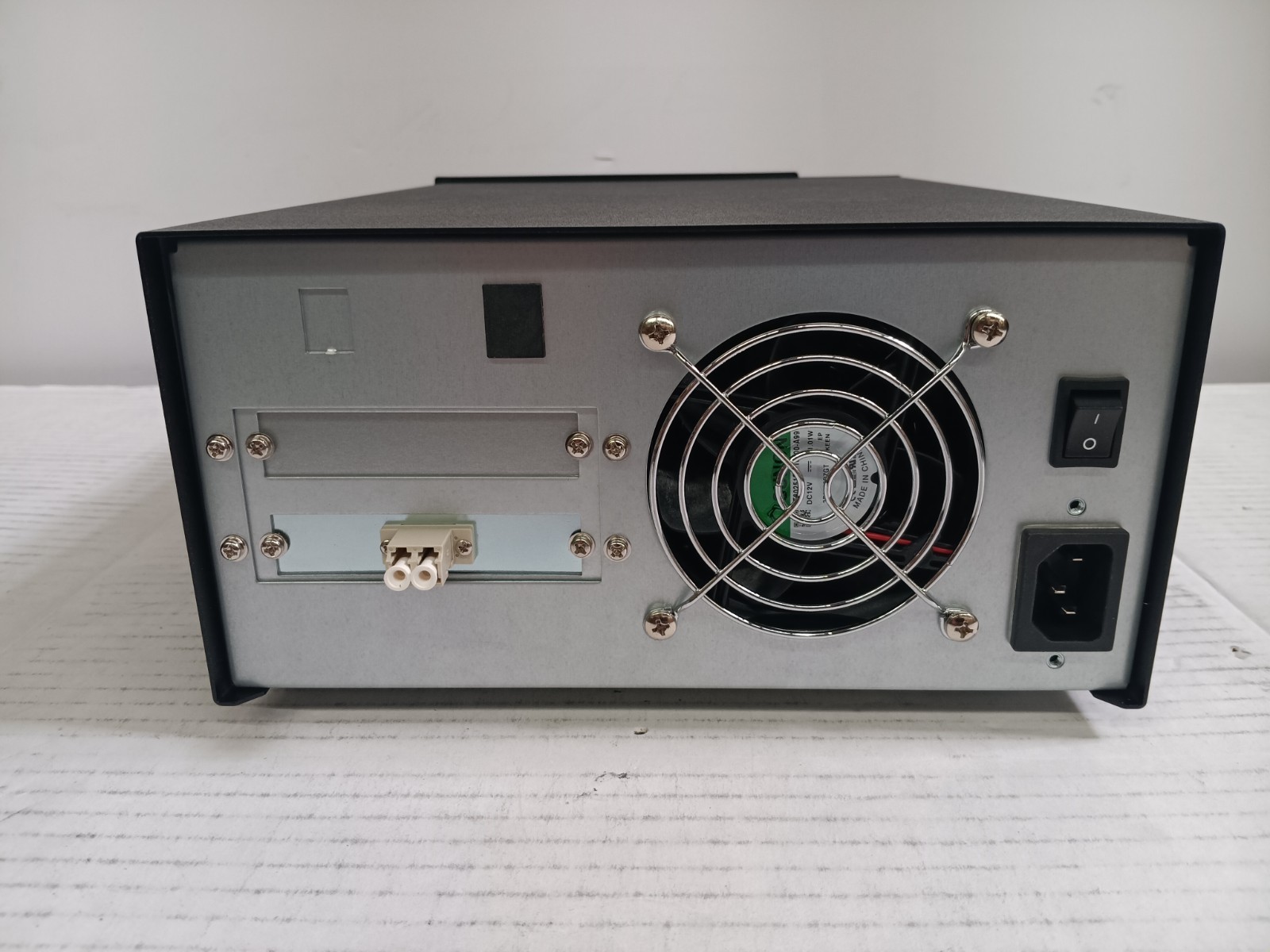 IBM LTO 8 FH FC Tabletop tape drive P/N 02XV409 00VJ551
