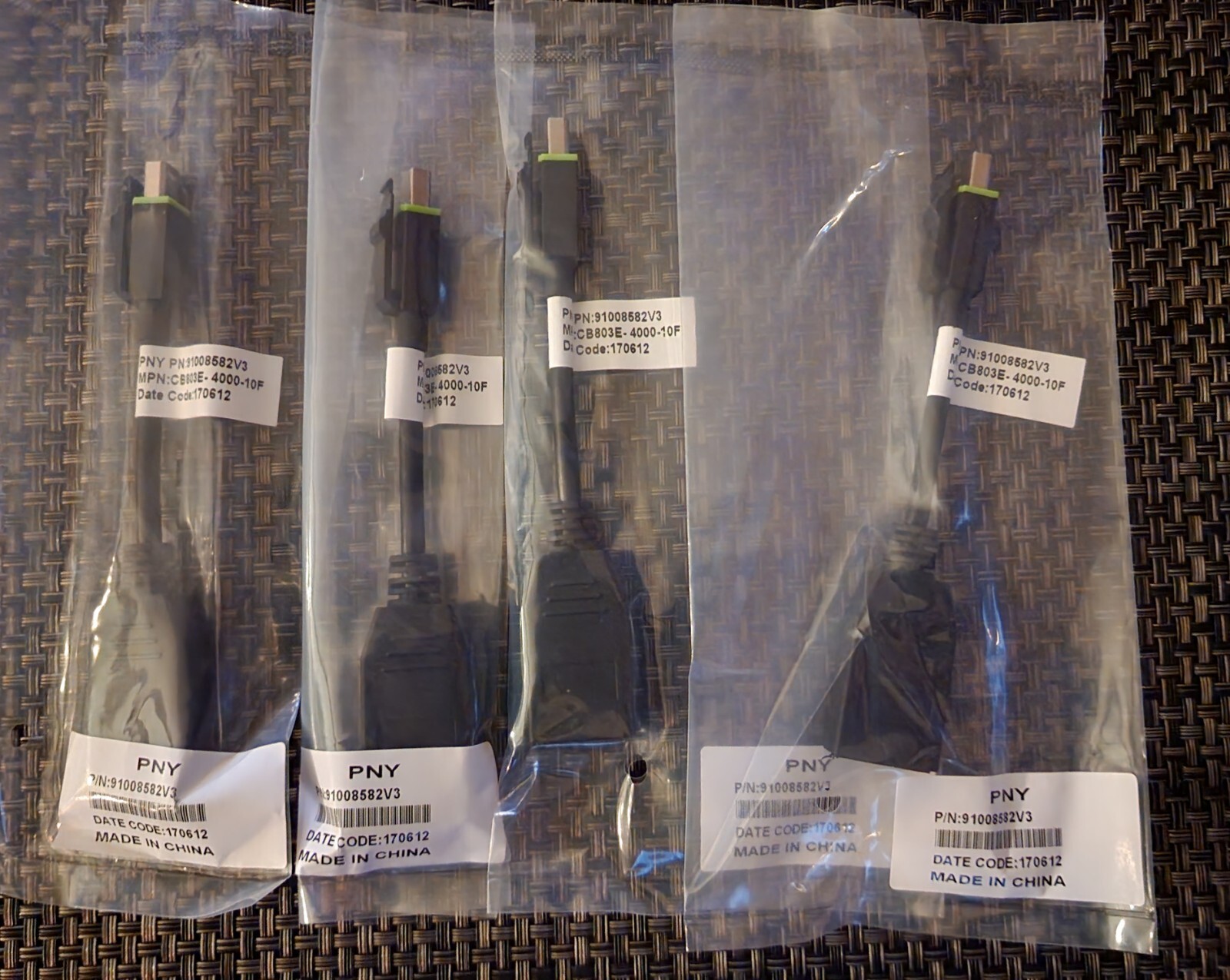 Lot 4 PNY Display port adapter 4.5 in cable P/N 91008582V3 MPN:CB803E-4000-10F