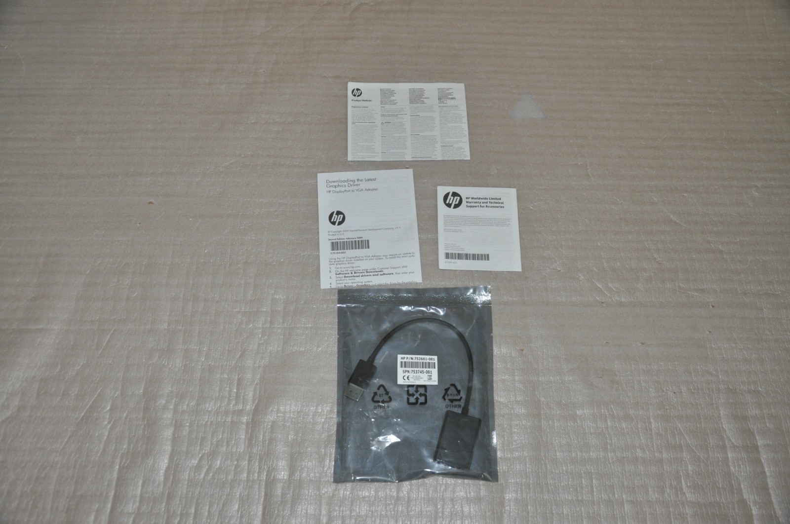 HP DisplayPort To VGA Adapter P/N:752661-001 753745-001 Display Port – VGA Cable