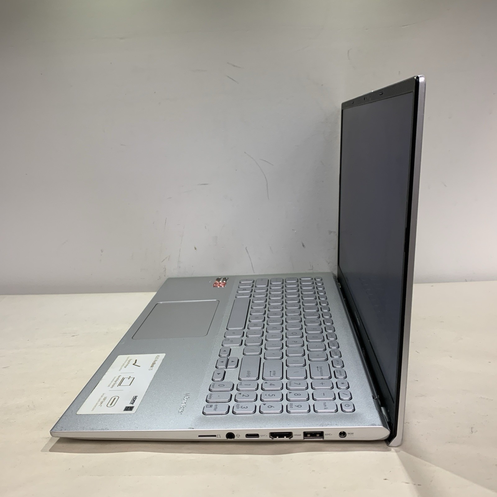 Asus Vivobook 15 X512D 15.6″ AMD Ryzen 5 3500U 8GB RAM 256GB SSD Win11 Home