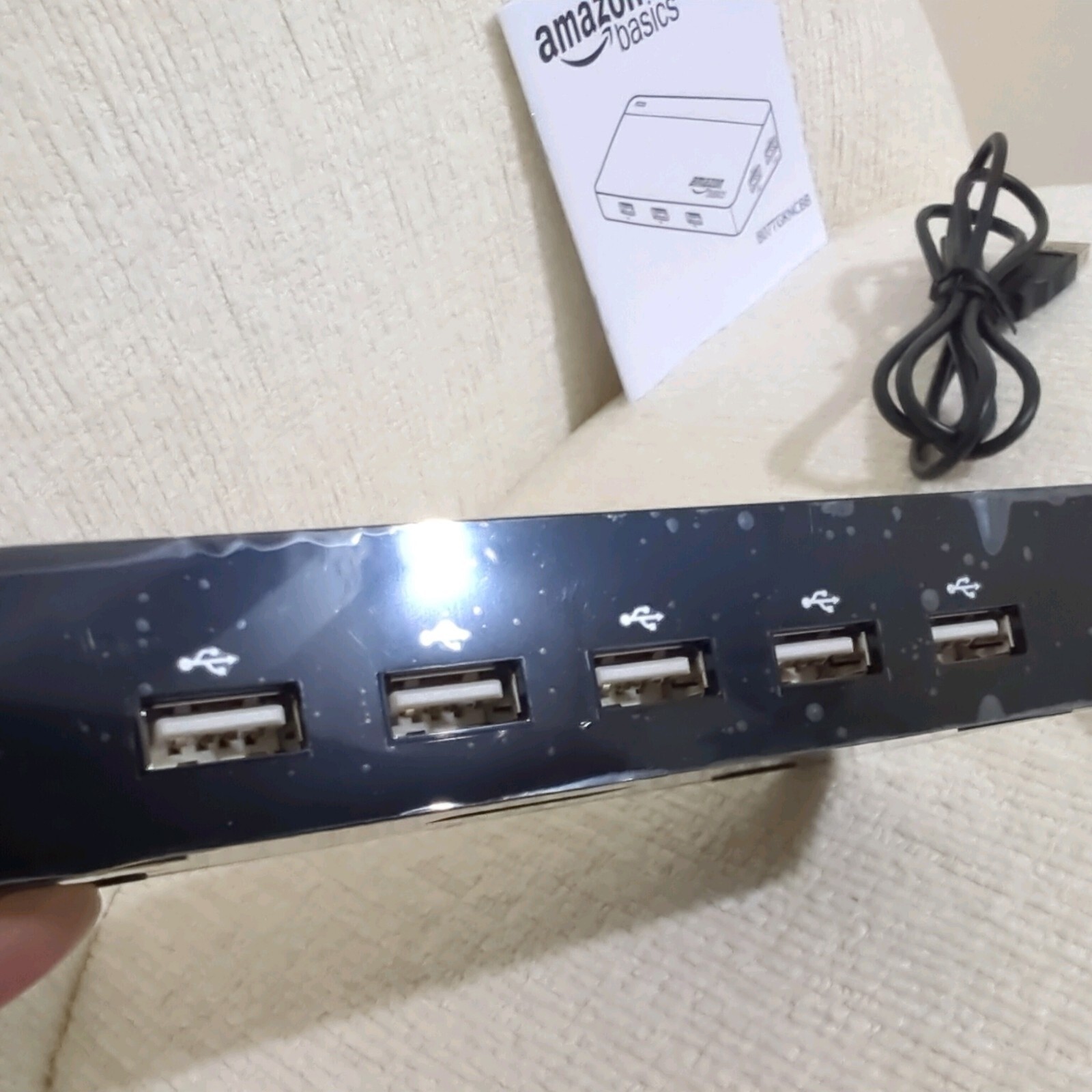 10 Port USB 2.0 Hub Amazon Basics w/ Power Adapter and Cable 2 Fast Charge ports