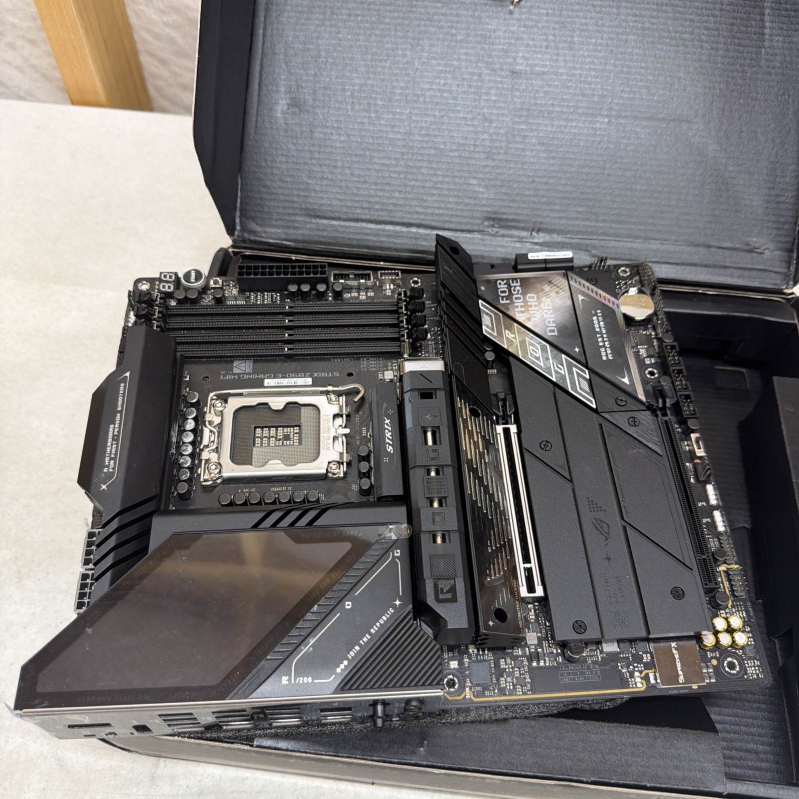 ASUS ROG STRIX Z890-E GAMING WIFI Intel® Z890 LGA 1851 ATX motherboard