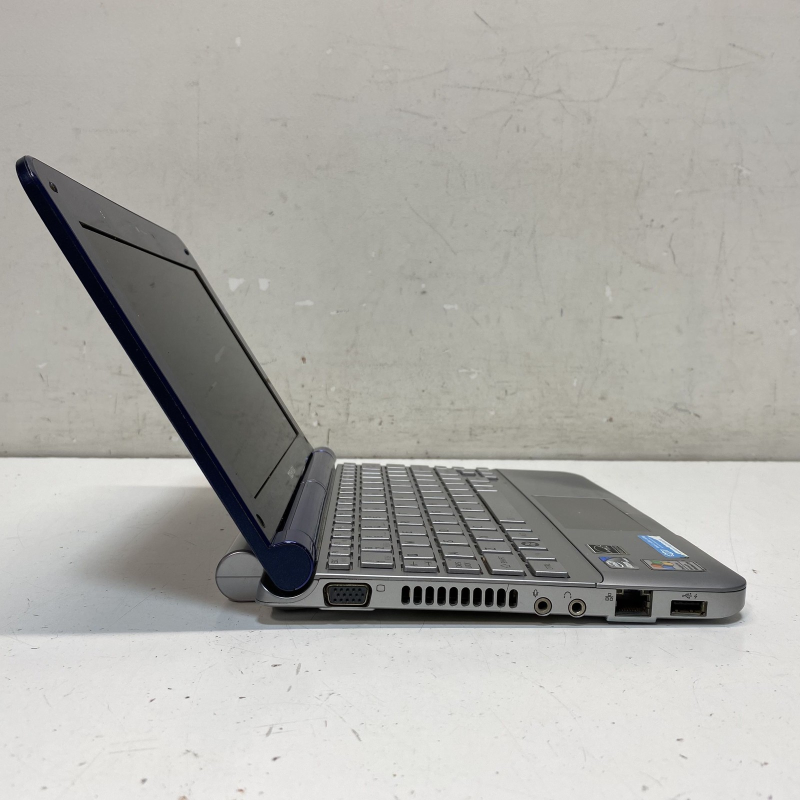Toshiba Mini NB205-N3 – 10.1″ Intel Atom Processor (No Hard Drive)