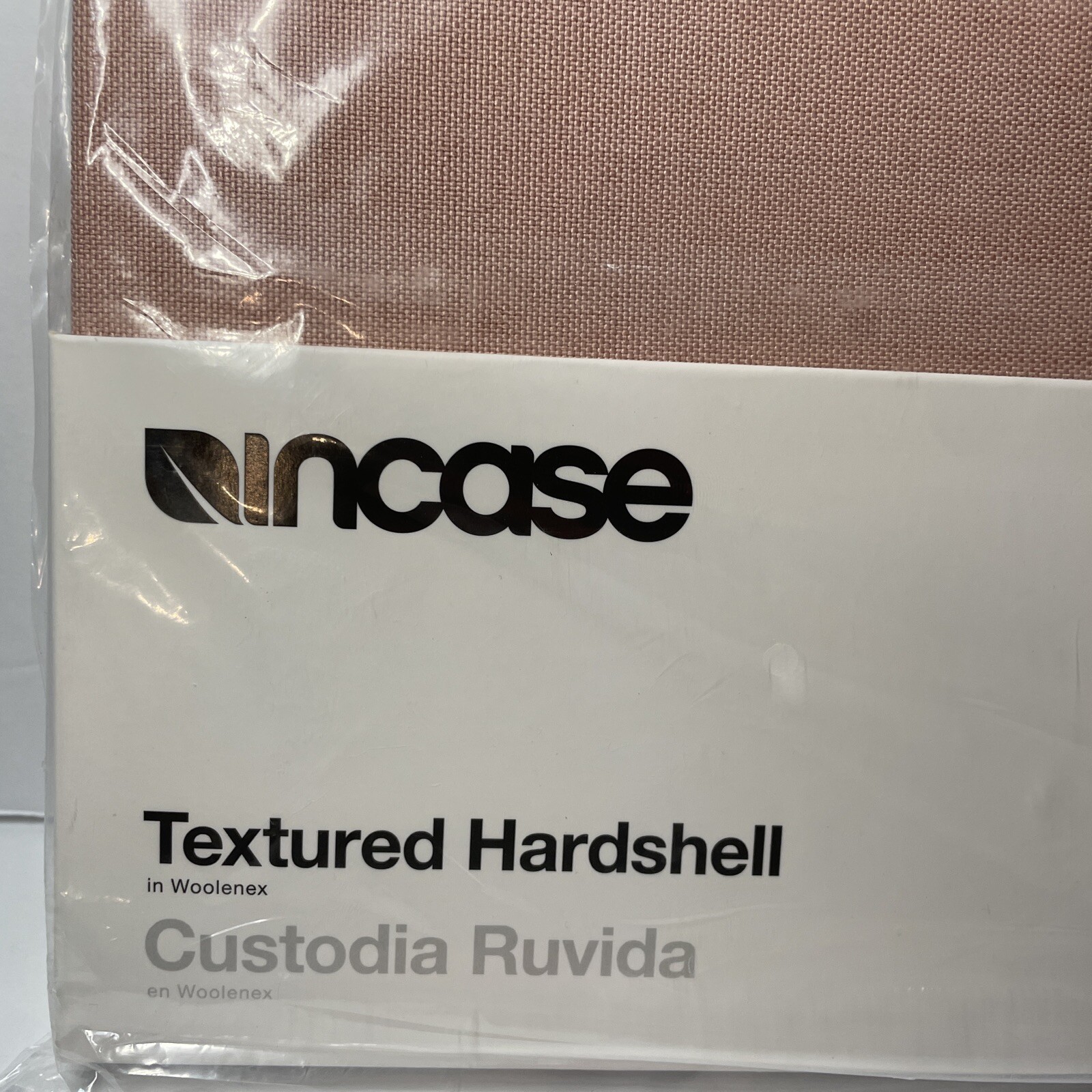 New InCase Textured Hardshell Case Woolenex PINK Apple MacBook Pro 15″