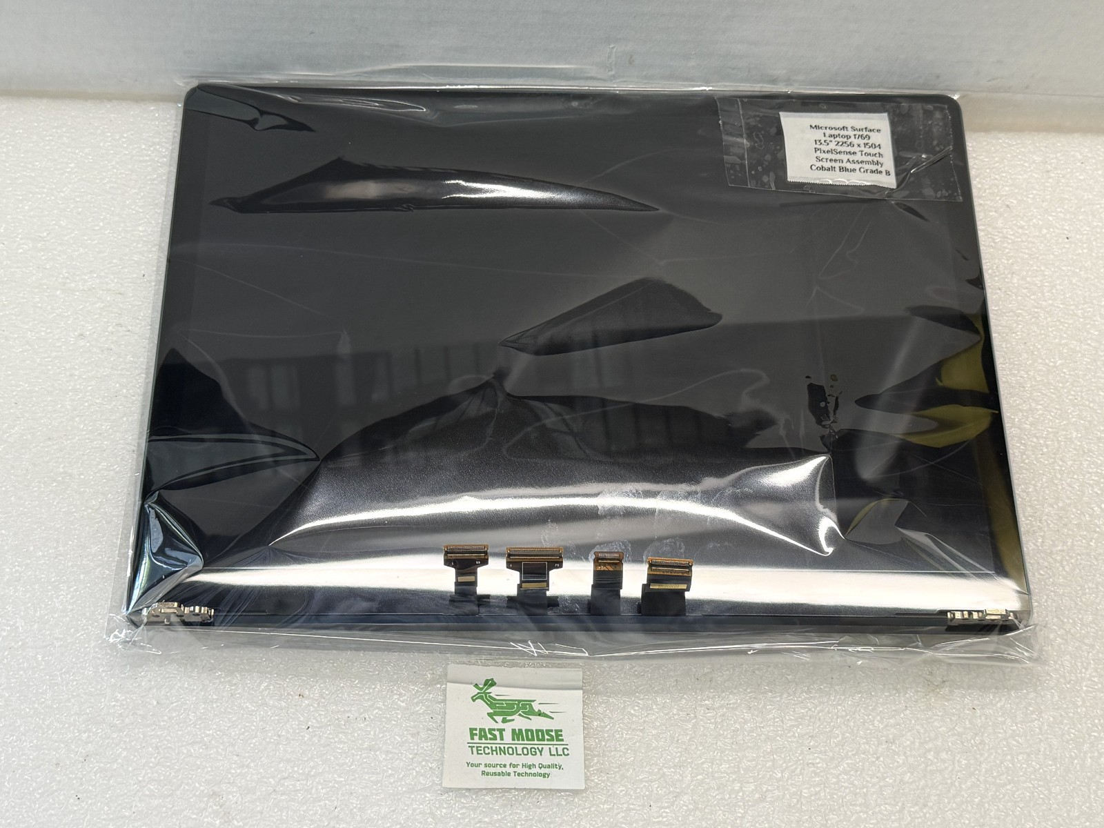 Microsoft Surface Laptop 2 13.5″ 1769 Touch Screen 2256 x 1504 Blue Grade B