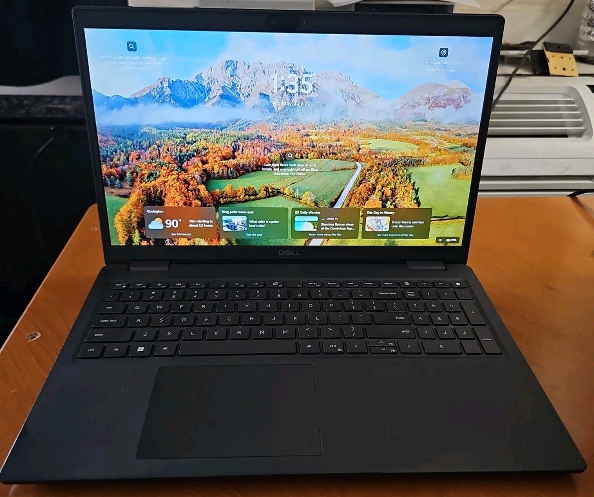 Dell Latitude 3520 I7-1165G7 FHD 8GB 256 NVMe W11P IRIS Xe Graphics