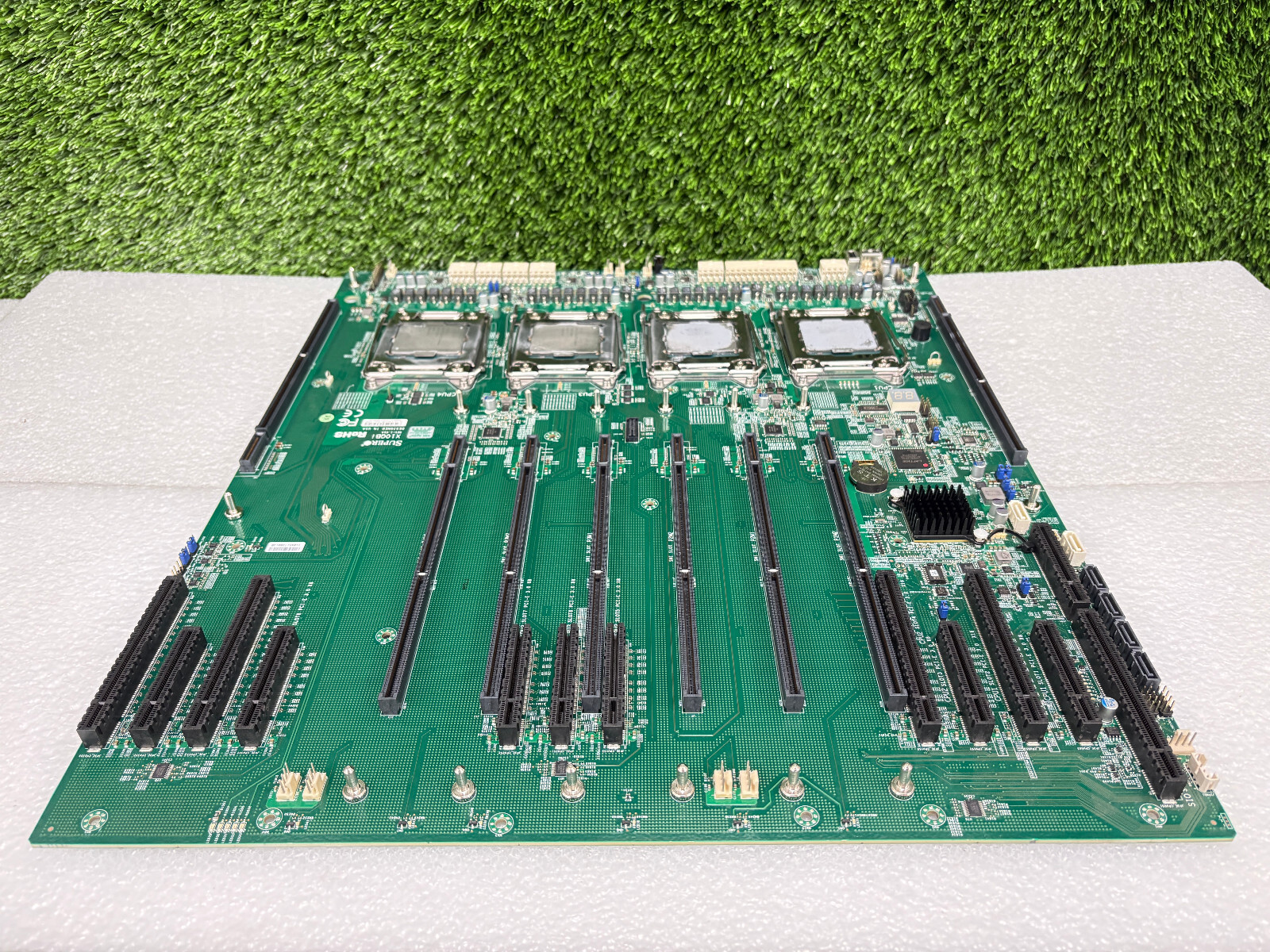 Supermicro X10QBi Quad CPU Socket R1 (LGA 2011) Motherboard w 4x Intel E7-4850