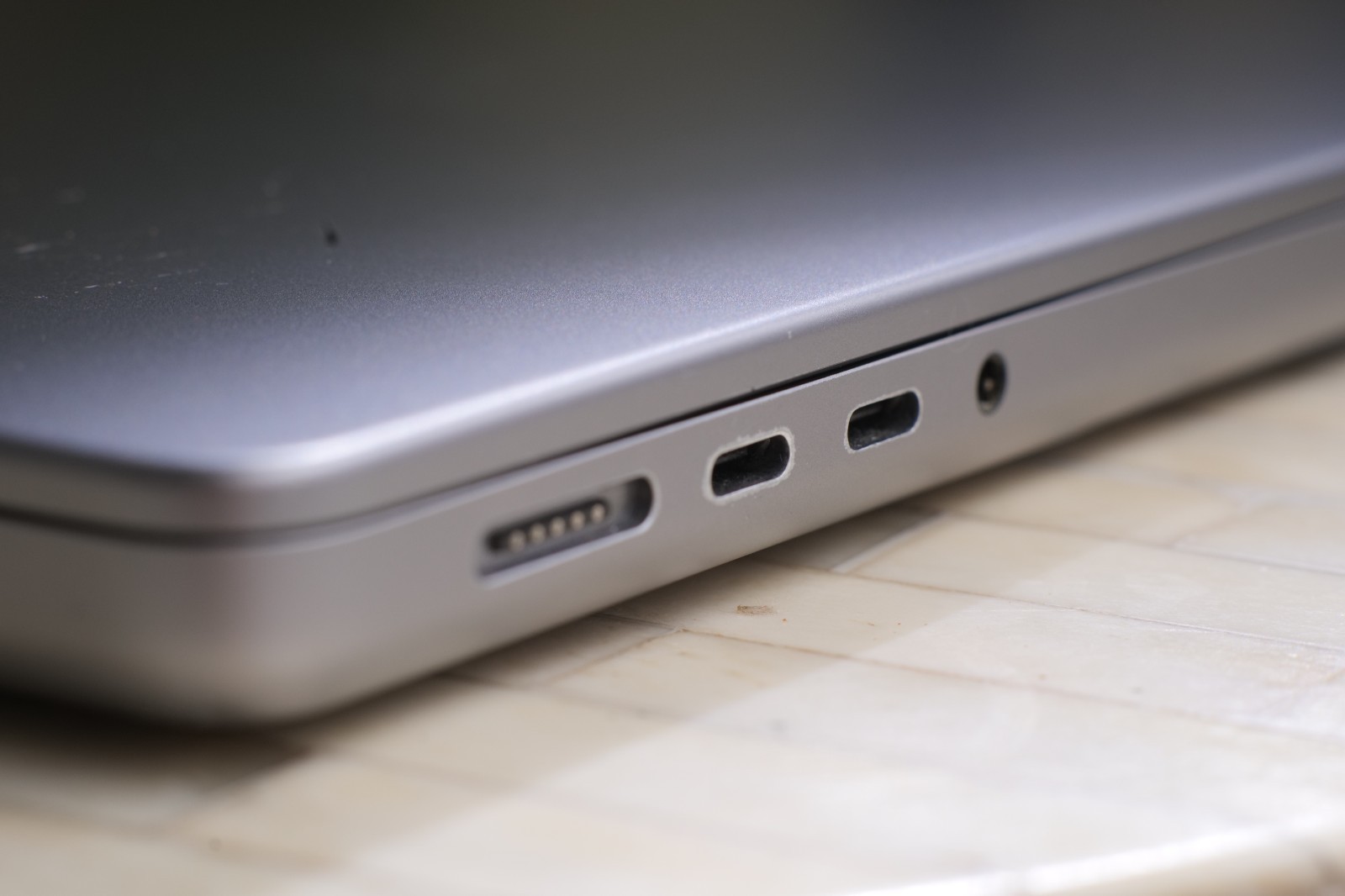 Apple MacBook Pro 14″ A2442 M1 Pro 32GB 512GB SSD 14-Core GPU