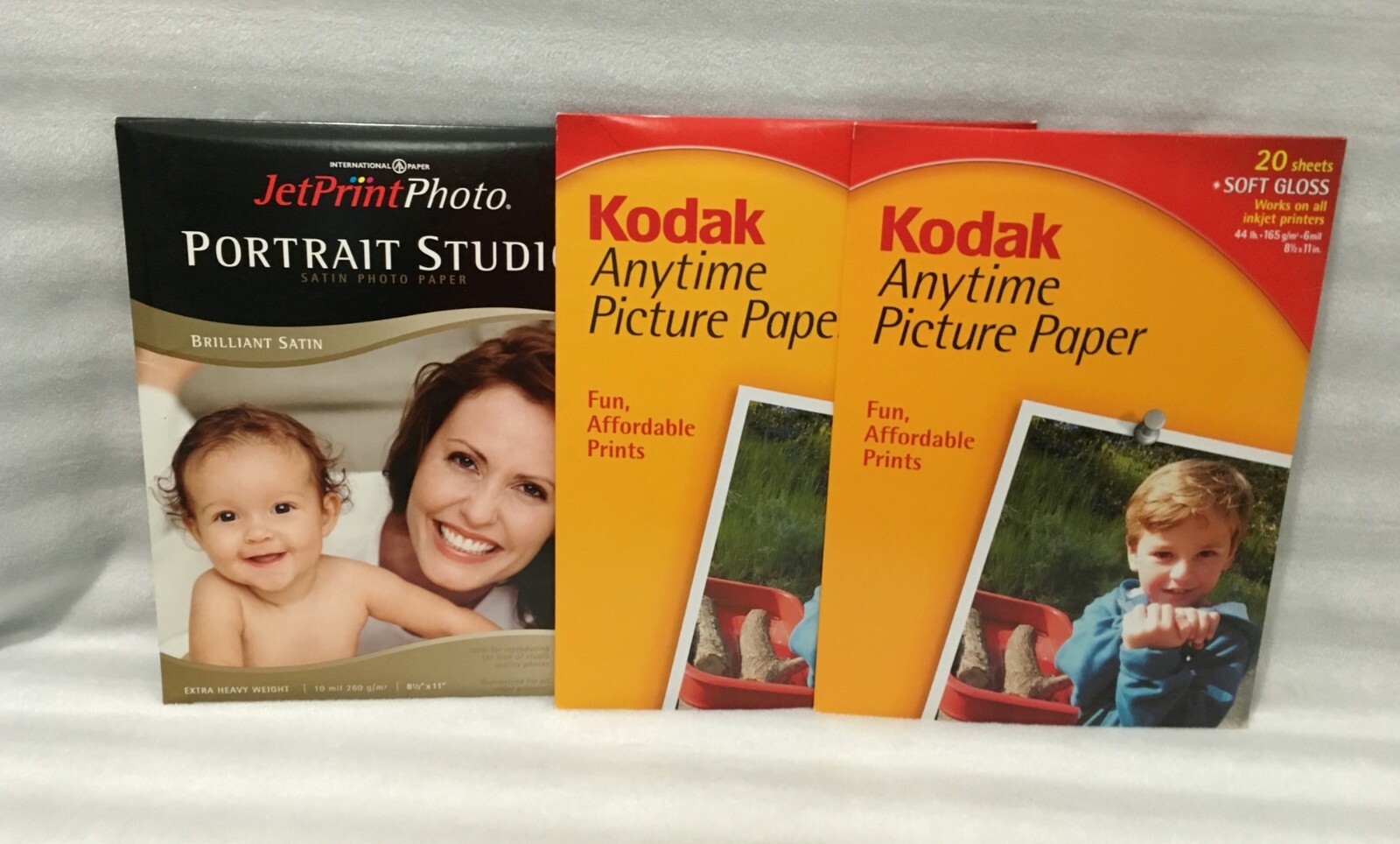 INTERNATIONAL & KODAK PHOTO PAPER / 48 SHEETS / SOFT GLOSS & BRILLIANT SATIN
