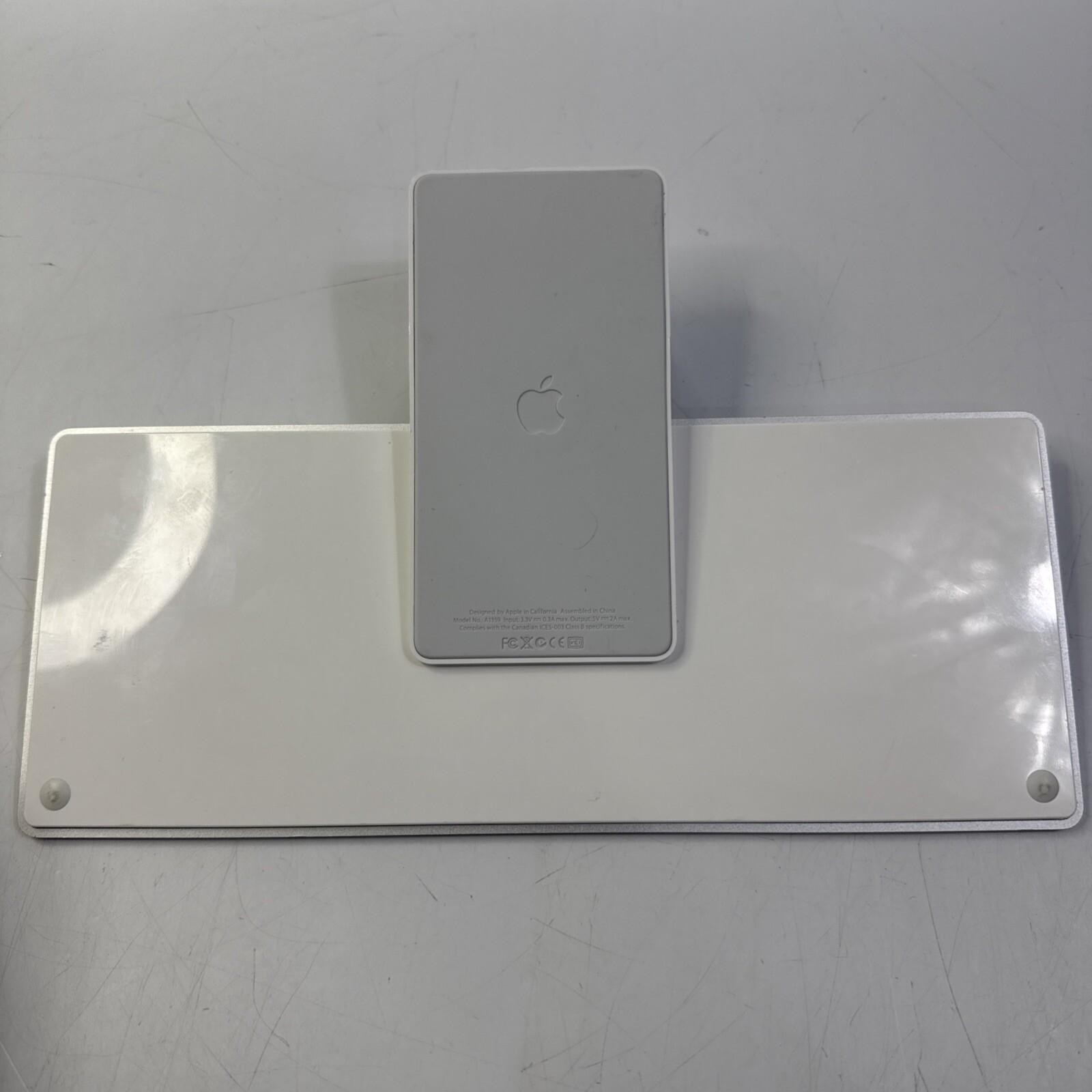 Apple Keyboard Dock iPad 1st 2nd 3rd Generation Genuine 30 Pin Connector (A1359)
