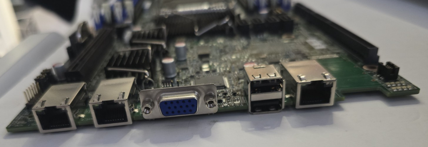 ✅ Intel 2600TPNR Server Motherboard – Socket R3 – 2x LGA 2011-3 BBS2600TPNR