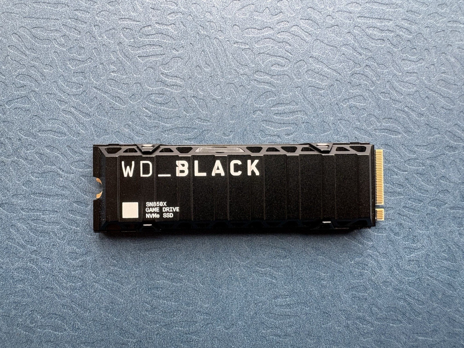 WD_BLACK SN850X 2TB NVMe M.2 Internal SSD Heatsink PS5 PC Excellent Condition