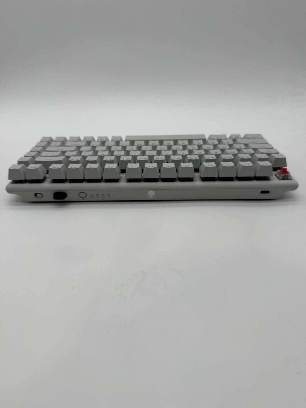 Alienware Pro-KB 75% Wireless Mechanical Gaming Keyboard Lunar