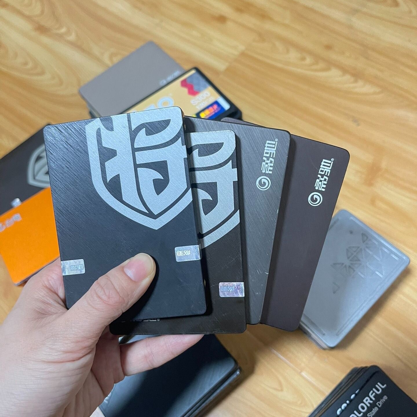 Lot Wholesale Used SSD Solid State Drive 120GB 128gb 240GB 256GB 480GB 512GB