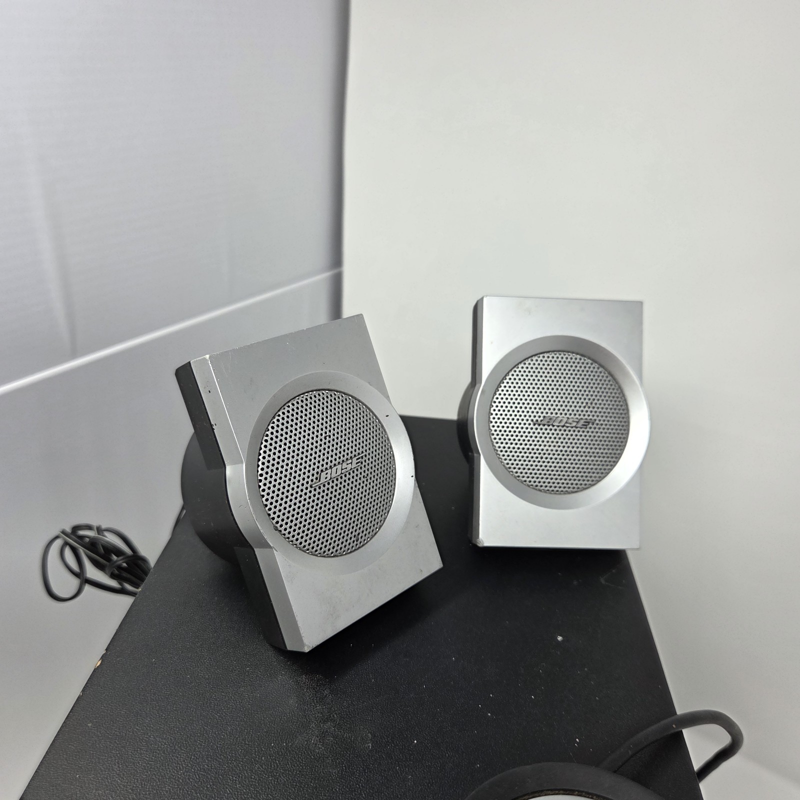 Bose Companion 3 Multimedia Speaker System (Subwoofer, Controller, 2 Satellites)
