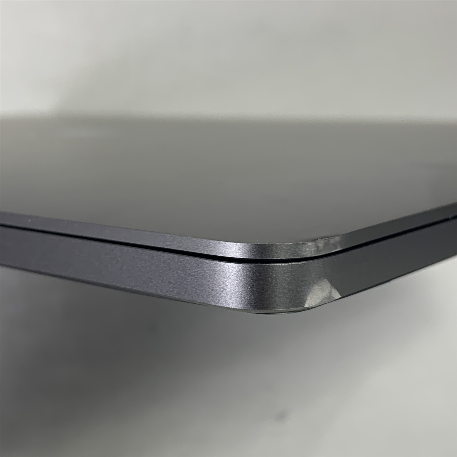 Apple MacBook Pro A2141 (2019) 16″ Laptop Core i9-9980HK 2.3GHz 16GB – 500GB SSD