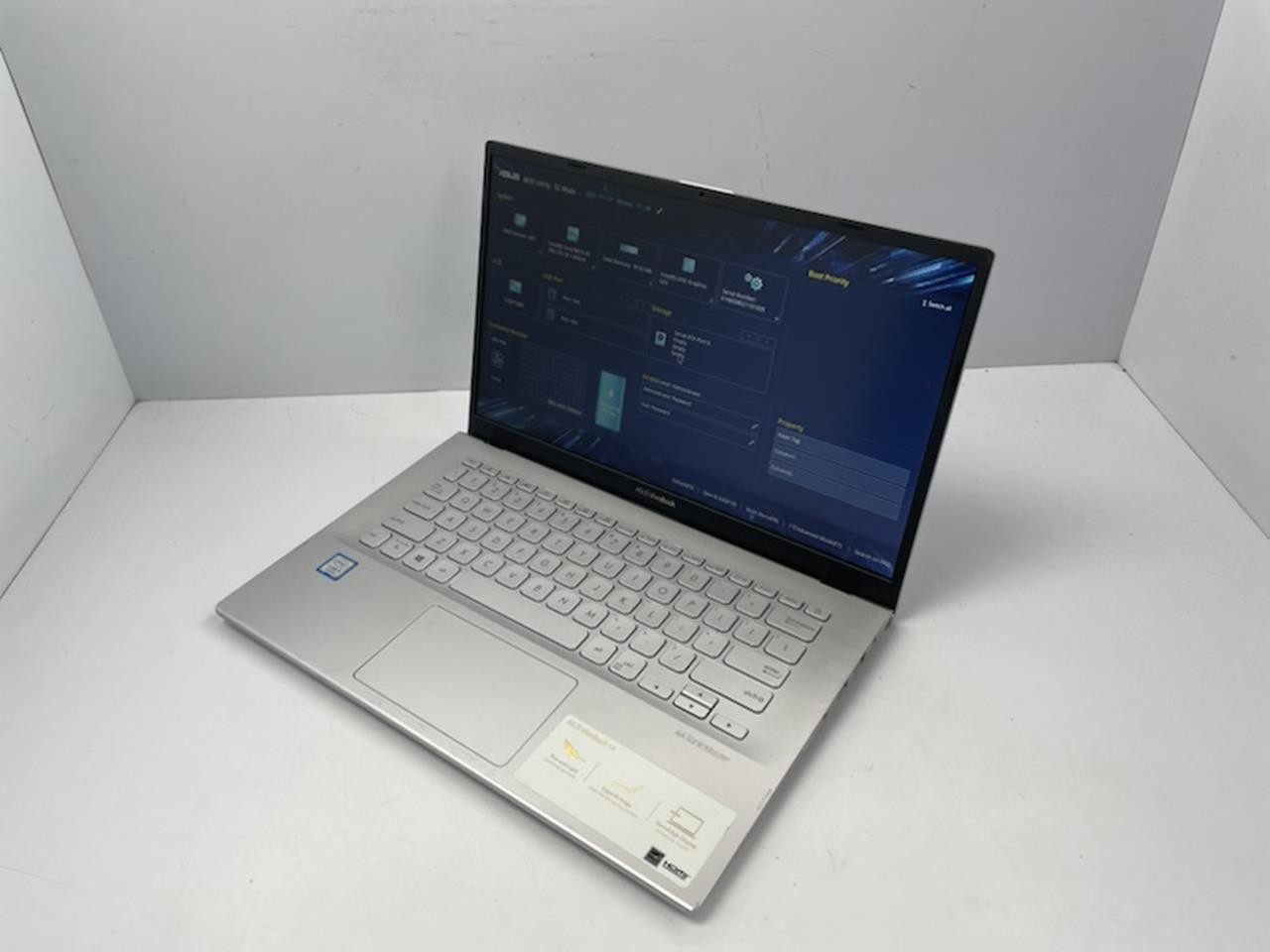 ASUS VIVIOBOOK X420UA Laptop w/ INTEL CORE i5-8250U 1.60 GHZ + 8 GB No HD/OS