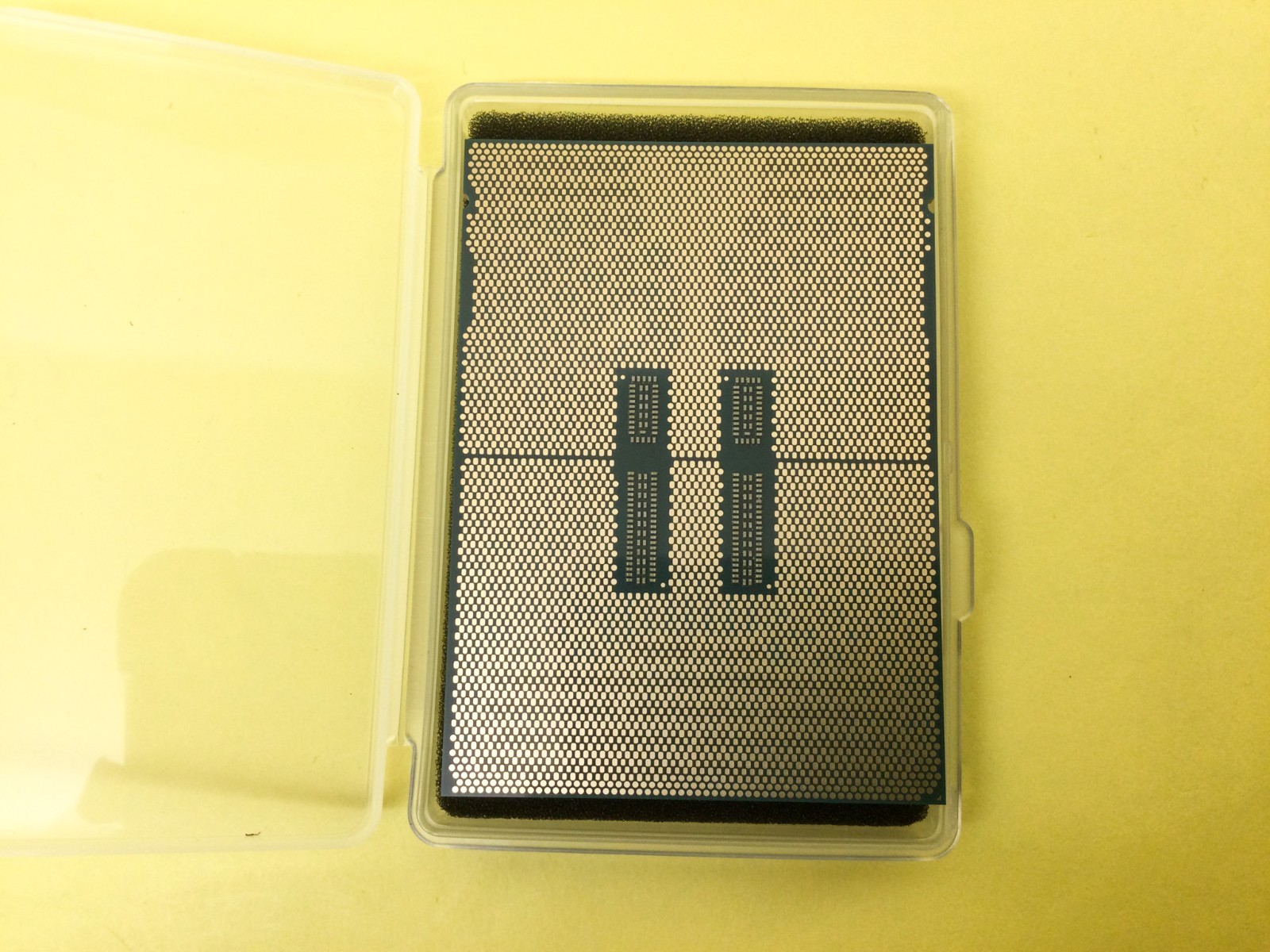 SRN59 Intel Xeon Platinum 8568Y+ 2.3GHz 48-Core 300MB 20GT/s 350W 5th Gen CPU