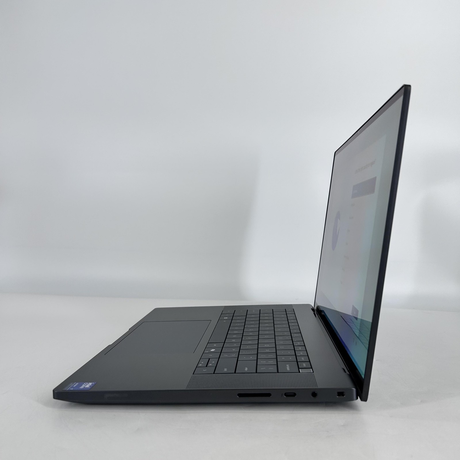 Dell Pro Max 16 Premium MA16250 UHD+ TOUCH Ultra 7 265H 32GB 1TB – RTX PRO 1000