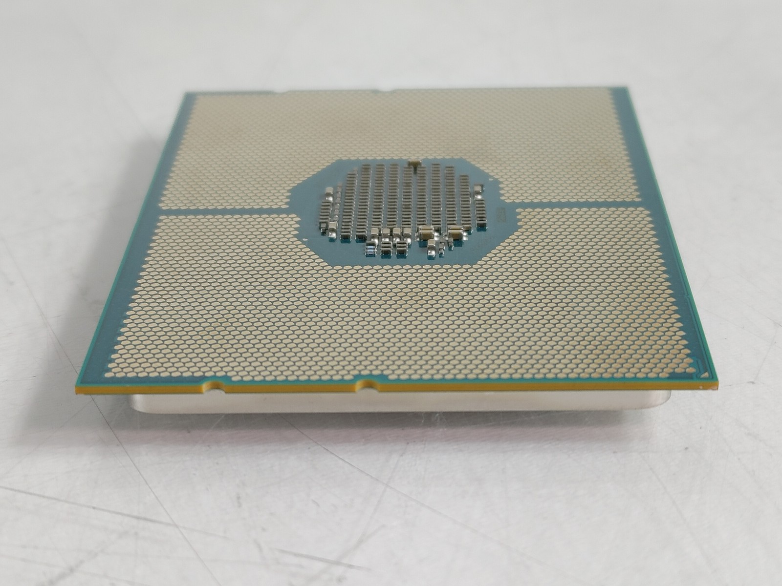 Intel Xeon Silver 4214 2.20 GHz LGA 3647-0 Server CPU Processor SRFB9