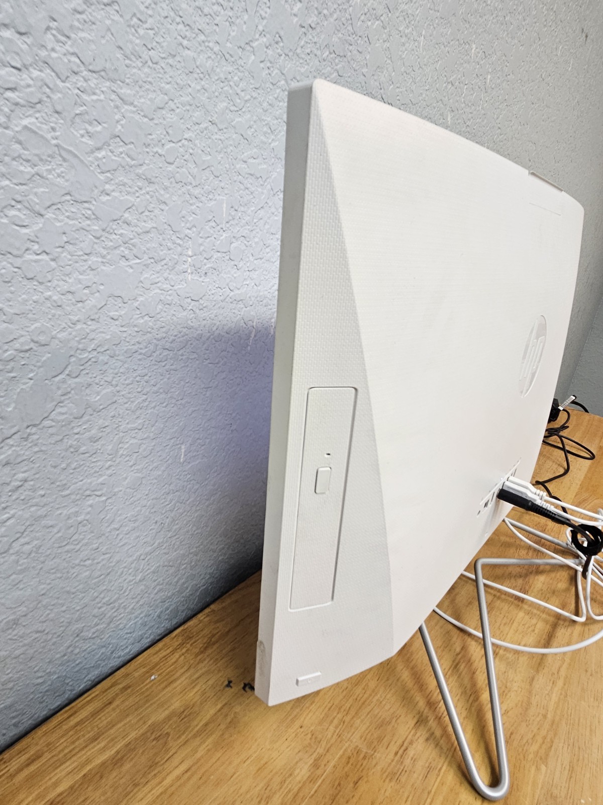 HP 24-dd0117c – All-in-one PC – AMD Ryzen 3 3250U -RAM 8 GB- SSD 512 GB *READ