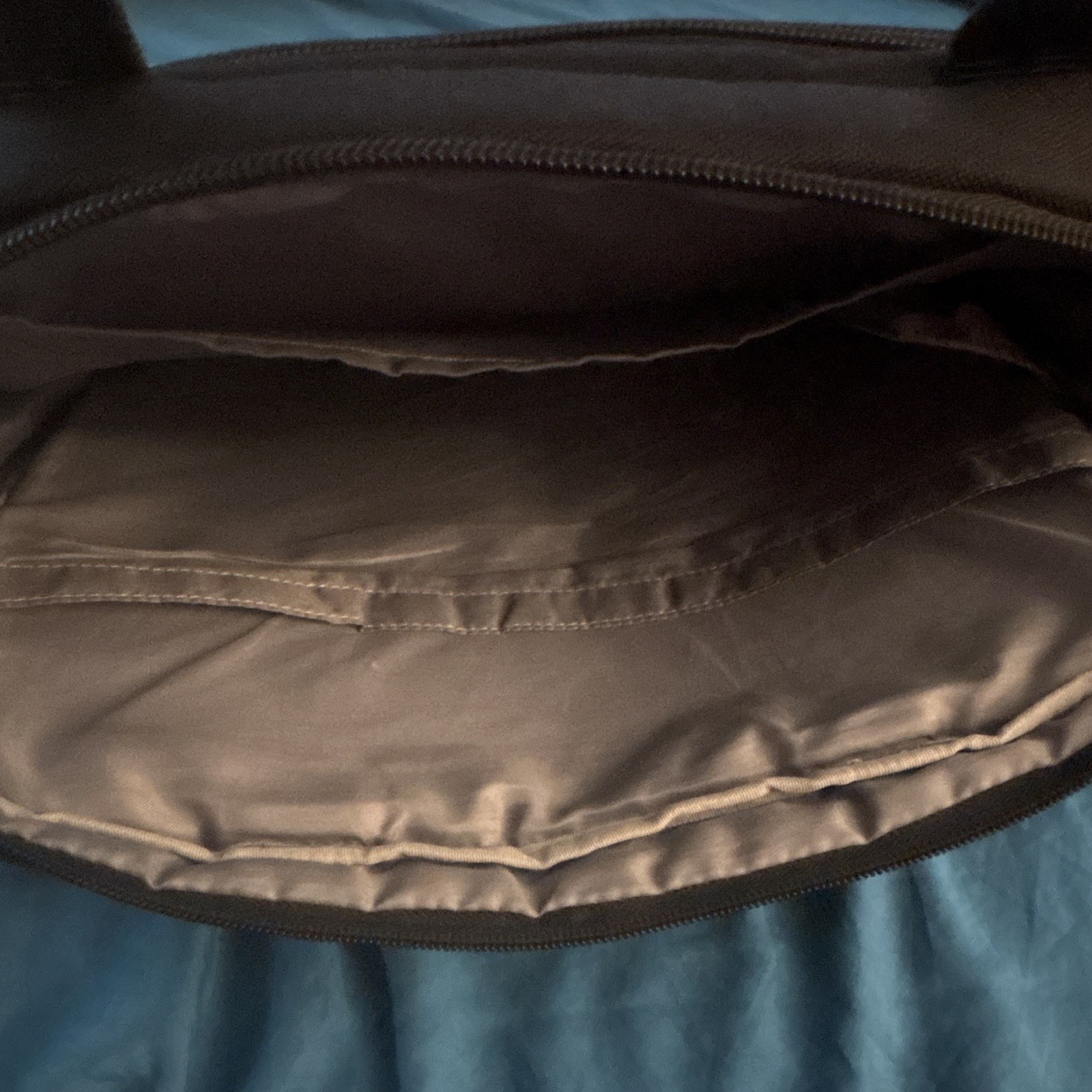 Amazon Basics Black Padded Solid 15in Laptop Shoulder/Messenger Bag Nylon