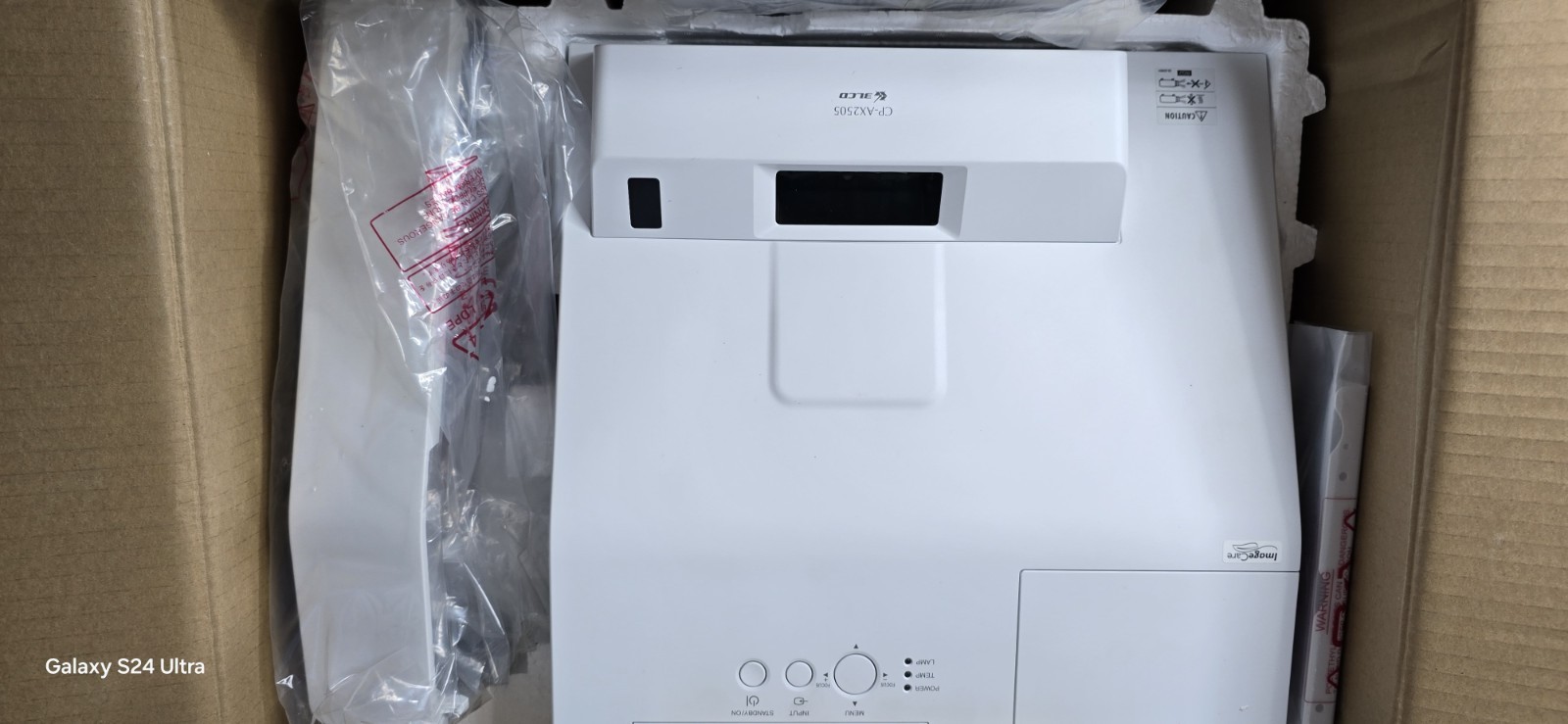 Hitachi CP-AX2505 3LCD Ultra-Short Throw Projector 2700lm HDMI White