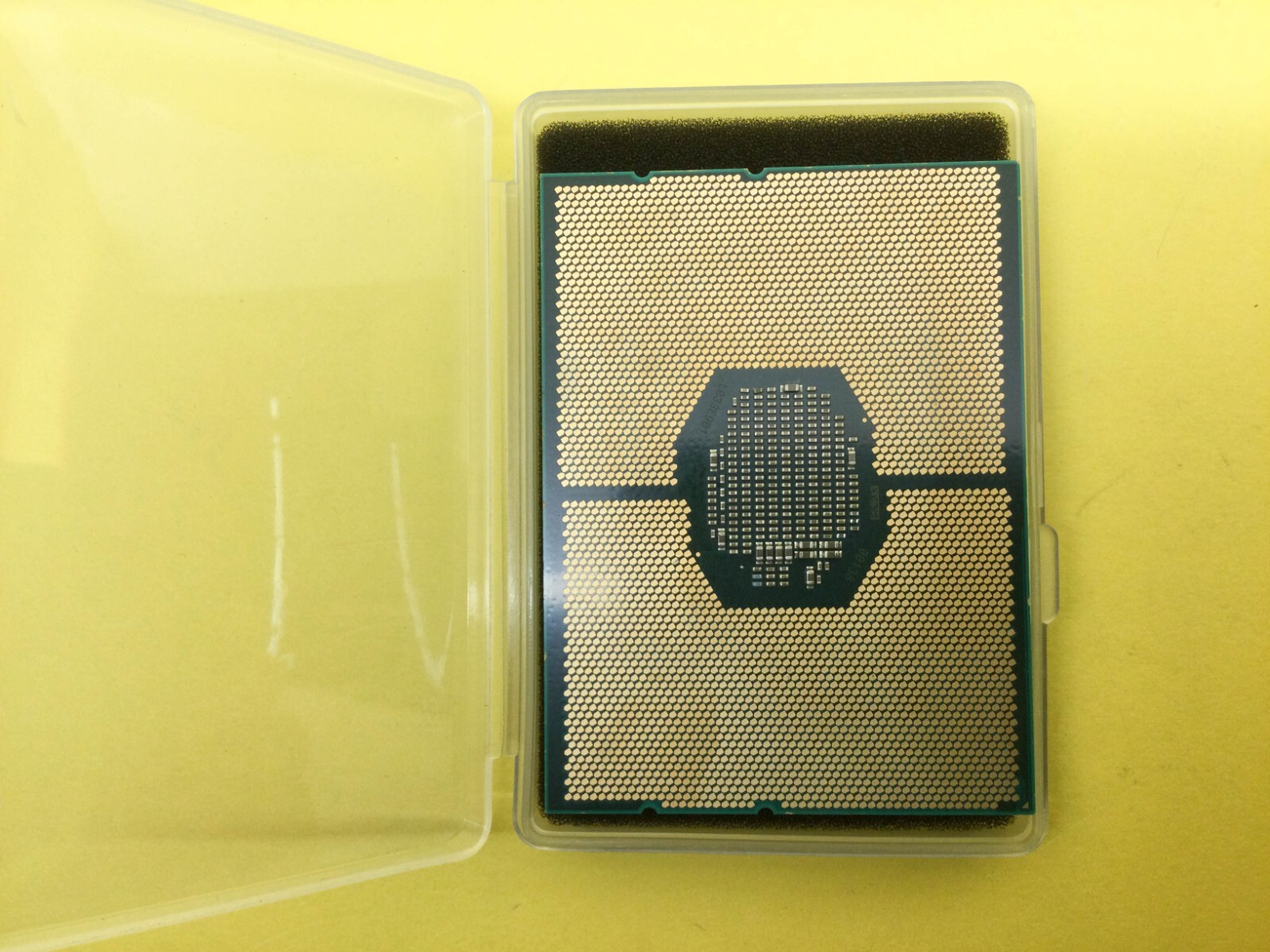 SRG1W Intel Xeon Processor Silver 4214R 12 Core 2.40GHZ 16.5MB L3 Cache 100W CPU