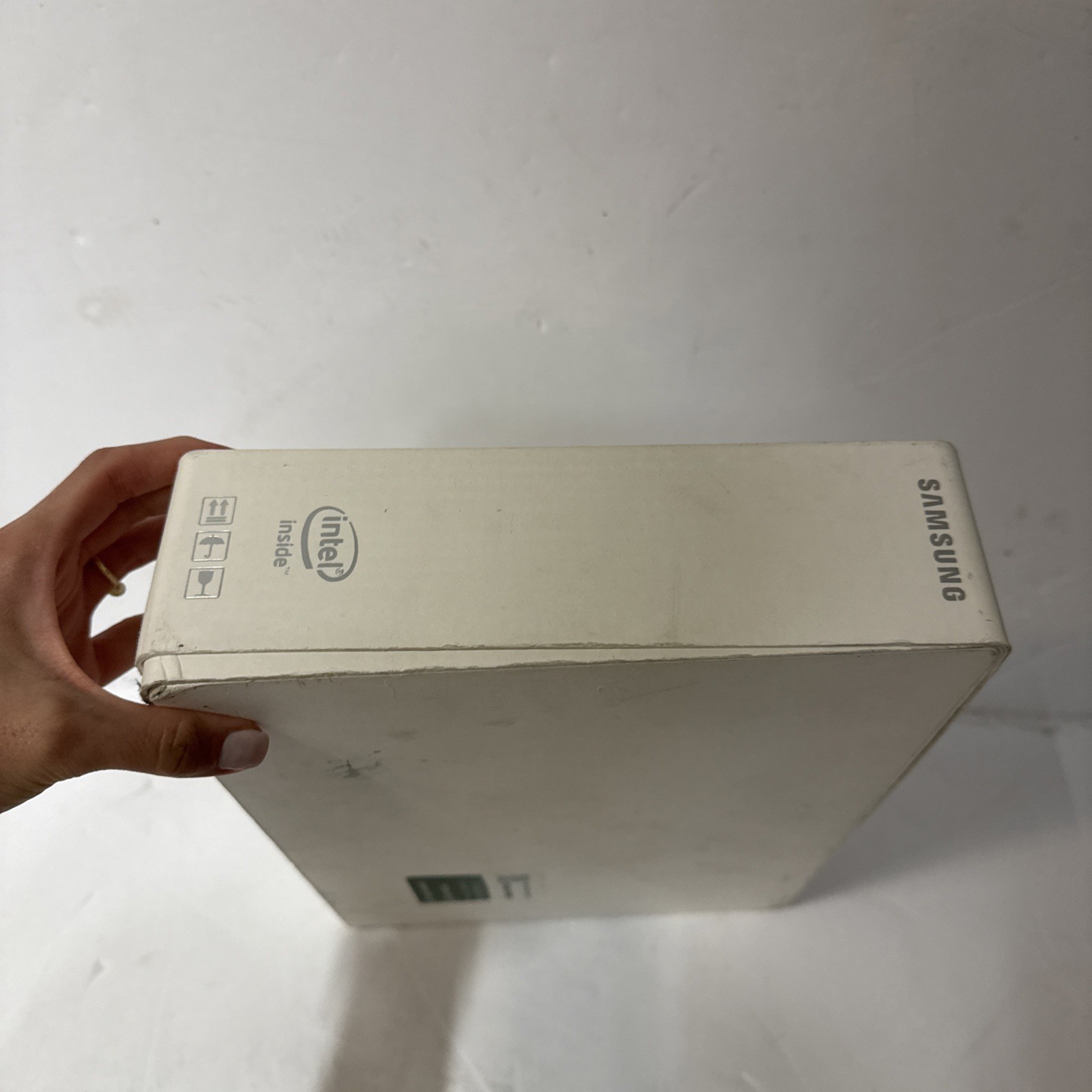 Samsung ChromeBook 13.3 inch (256GB, Intel Core i5-10210U, 1.60Ghz, 8GB)…