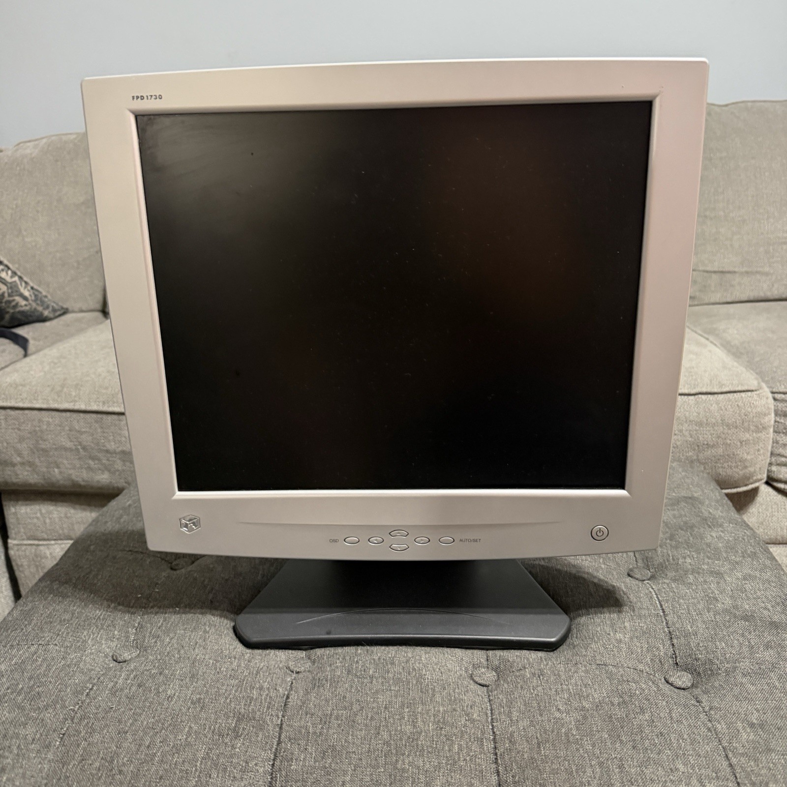 Gateway 17 Inch LCD Computer Monitor FPD1730 VGA Power Cord Vtg 2003 Video Games