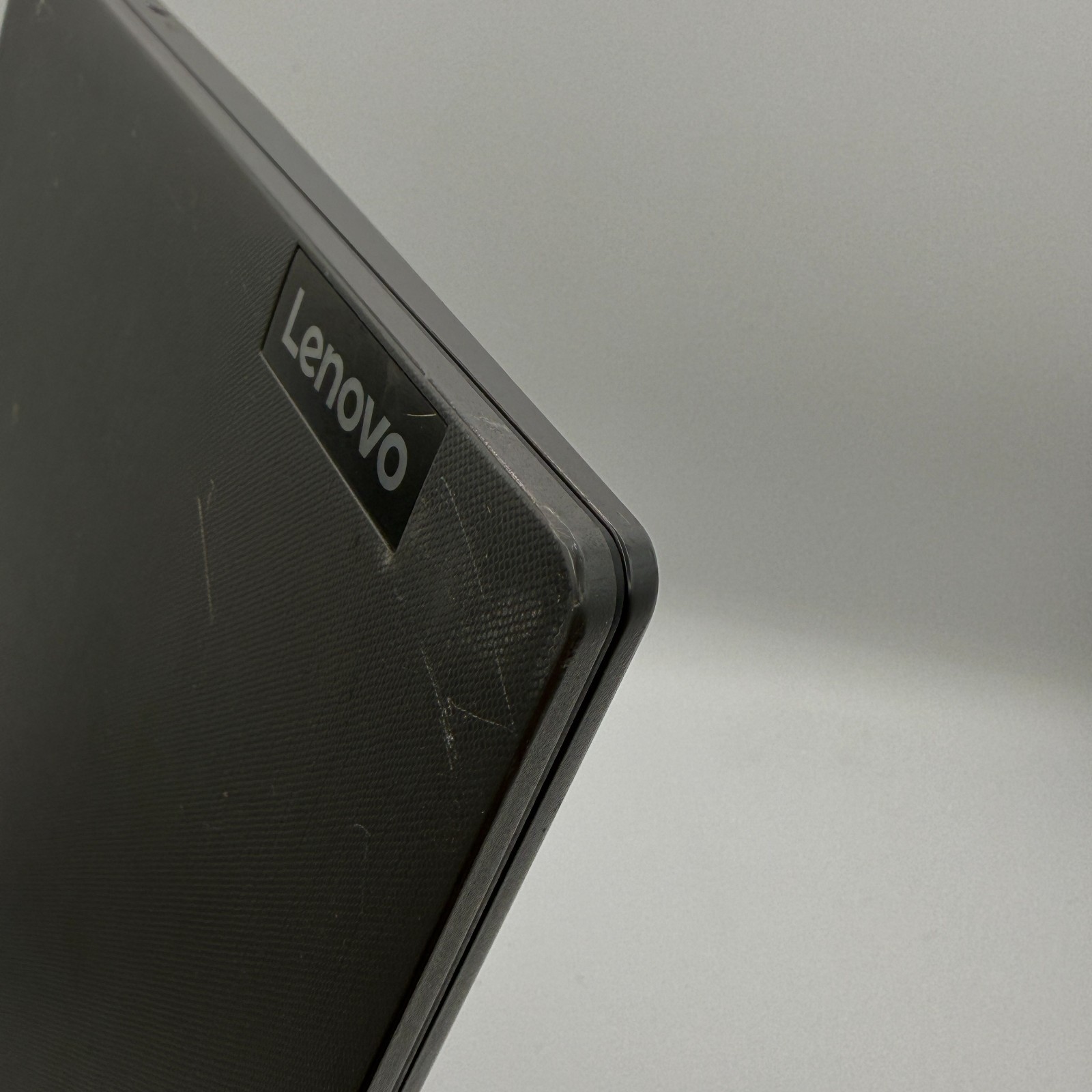 Lenovo V14-IIL 14″ i5-1035G1 12GB 256GB SSD Win11 Pro Black Laptop – Fair