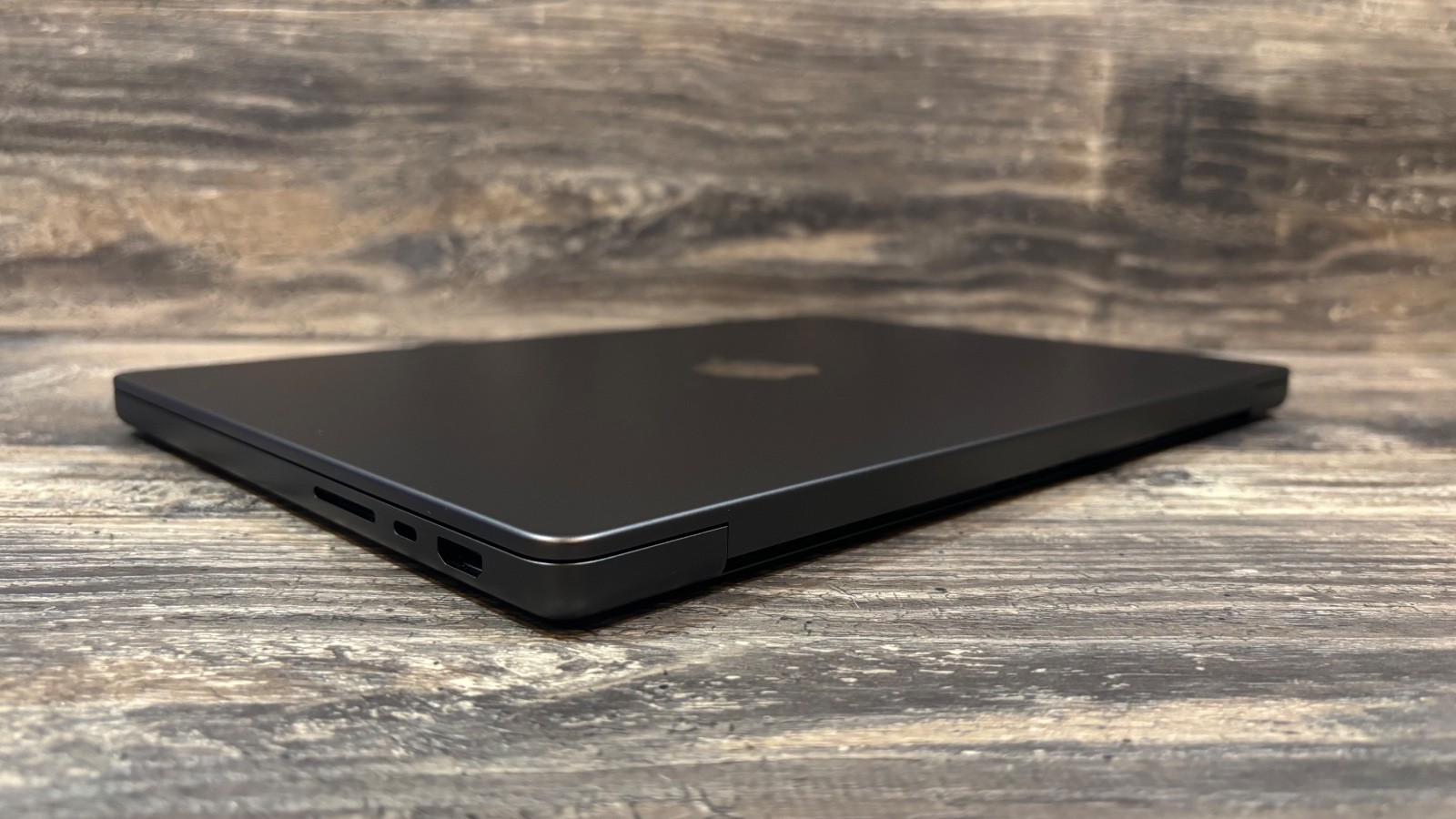 2023 MacBook Pro 14” | M3 Pro 11/14 | 18GB RAM 512GB SSD A2992 Space Black 95%*