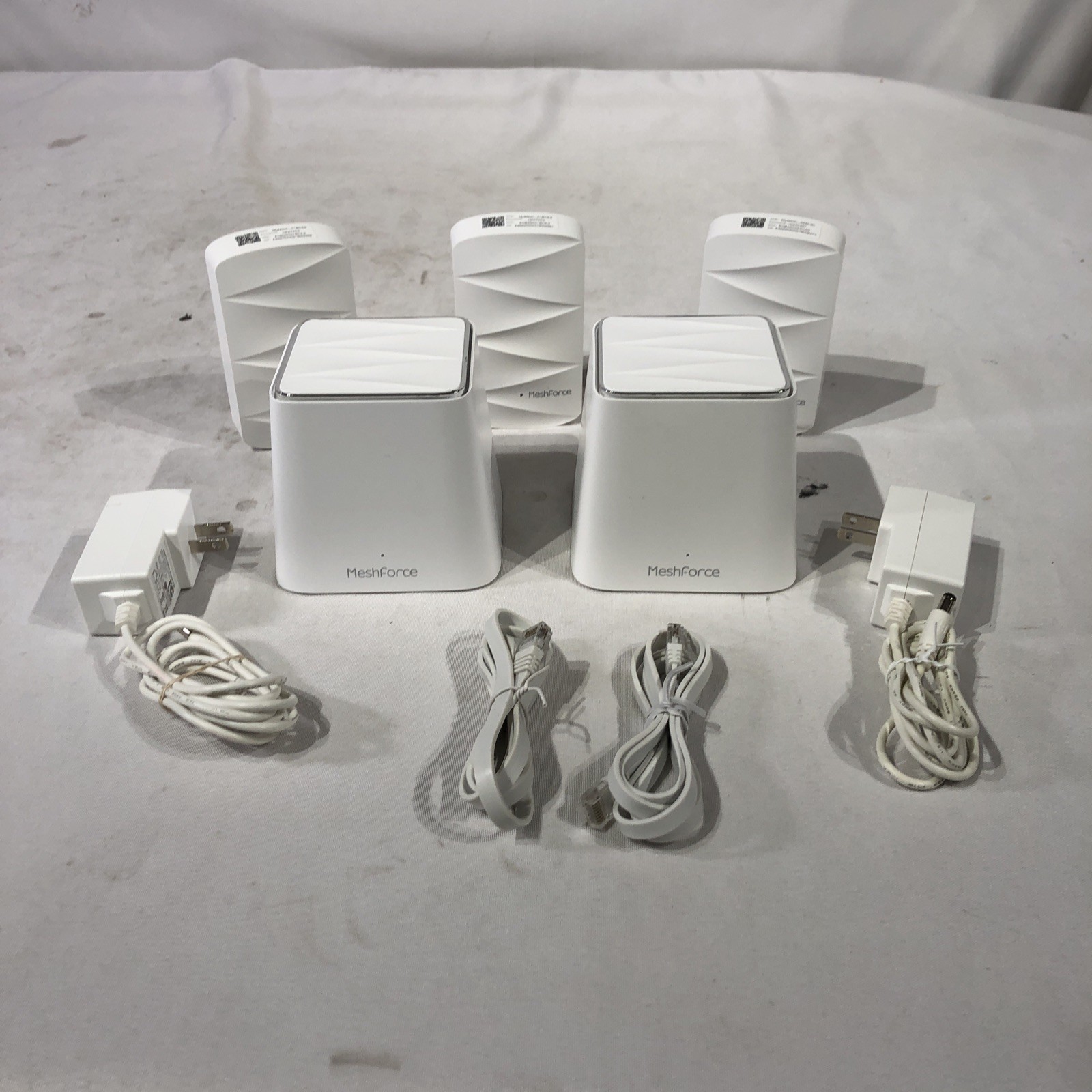 5 lot Meshforce Whole Home Mesh Wifi System 2 x M3 and 3 x M3 Dots – White