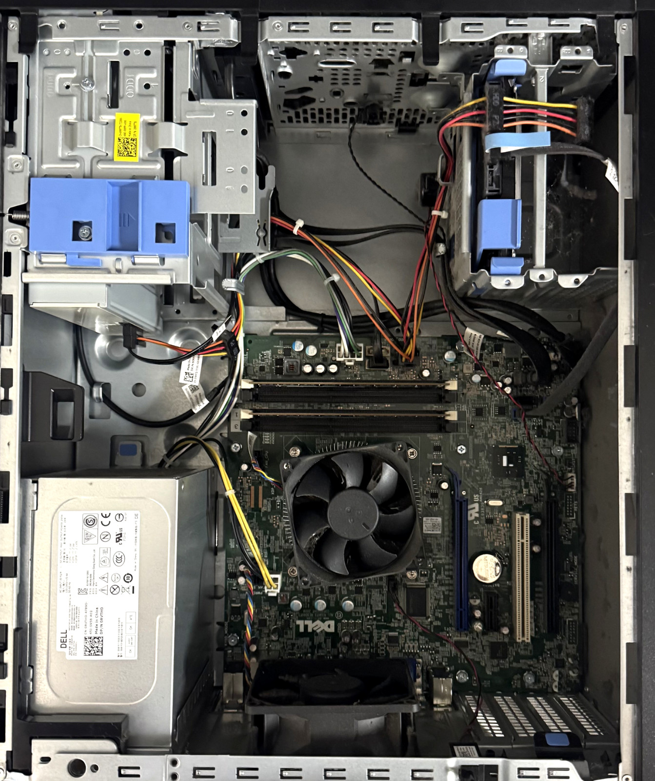 Dell OptiPlex 7020 Tower Desktop Intel Core i7 8GB DDR3 No HDD No OS DVD-RW