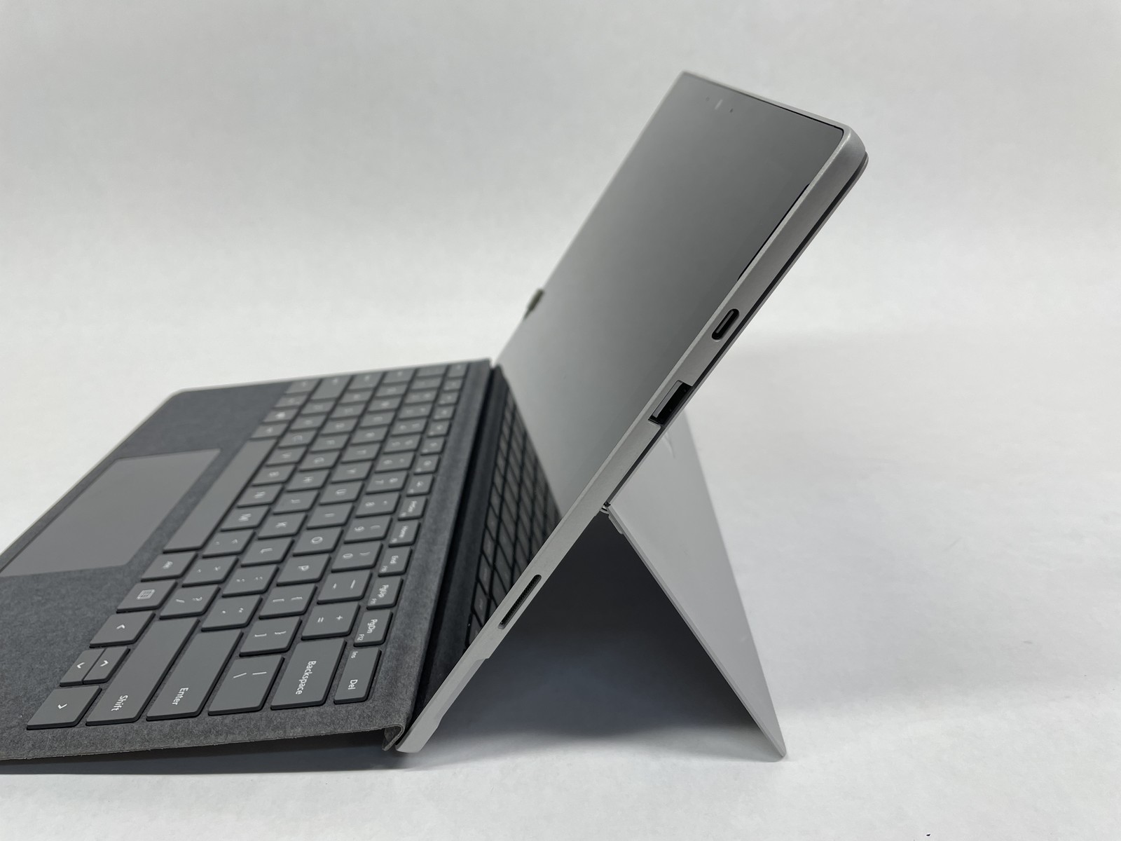 Microsoft Surface Pro 7+ i5-1135G7 16GB 256GB 88% Battery Platinum w/ Keyboard