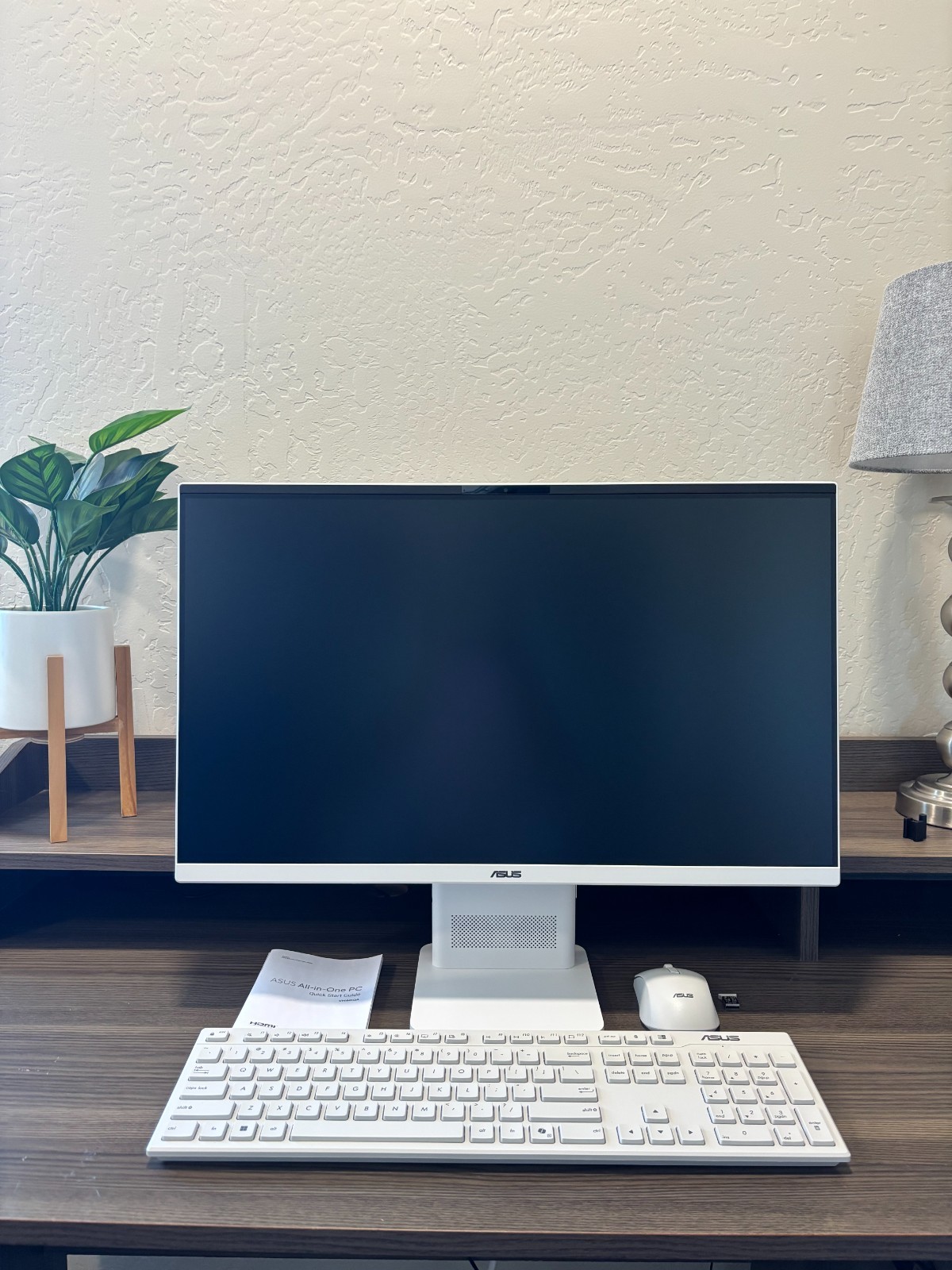ASUS VM441 24″ FHD Touchscreen All-in-One – Snapdragon X – 16GB- 2026 Open Box!